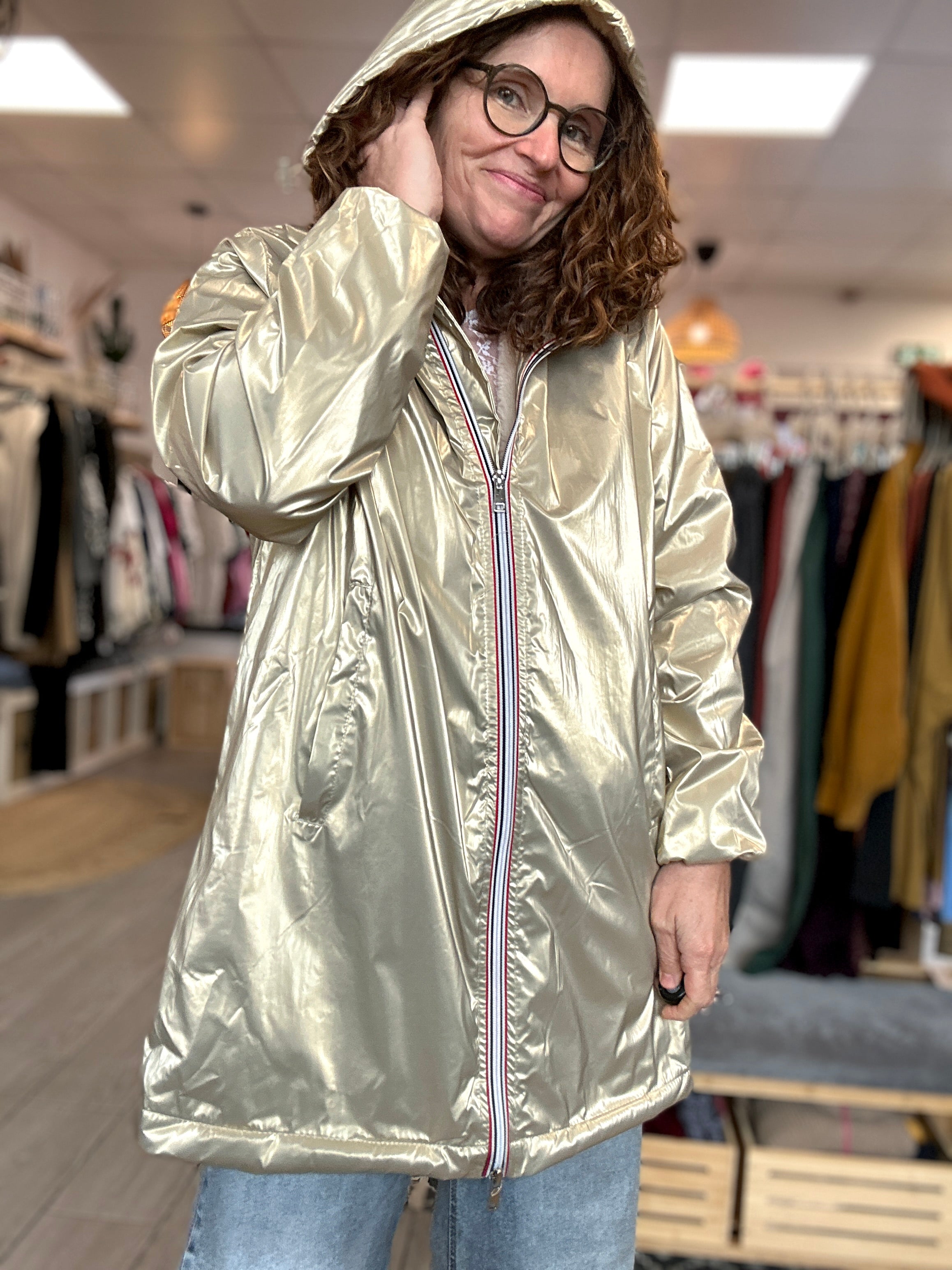 ✨ Coupe-Vent Doré Lila – Fourré