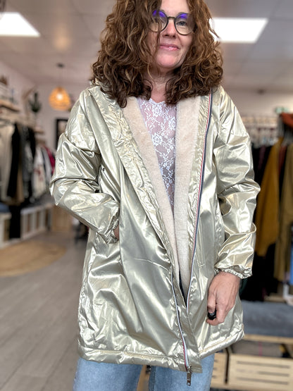 ✨ Coupe-Vent Doré Lila – Fourré