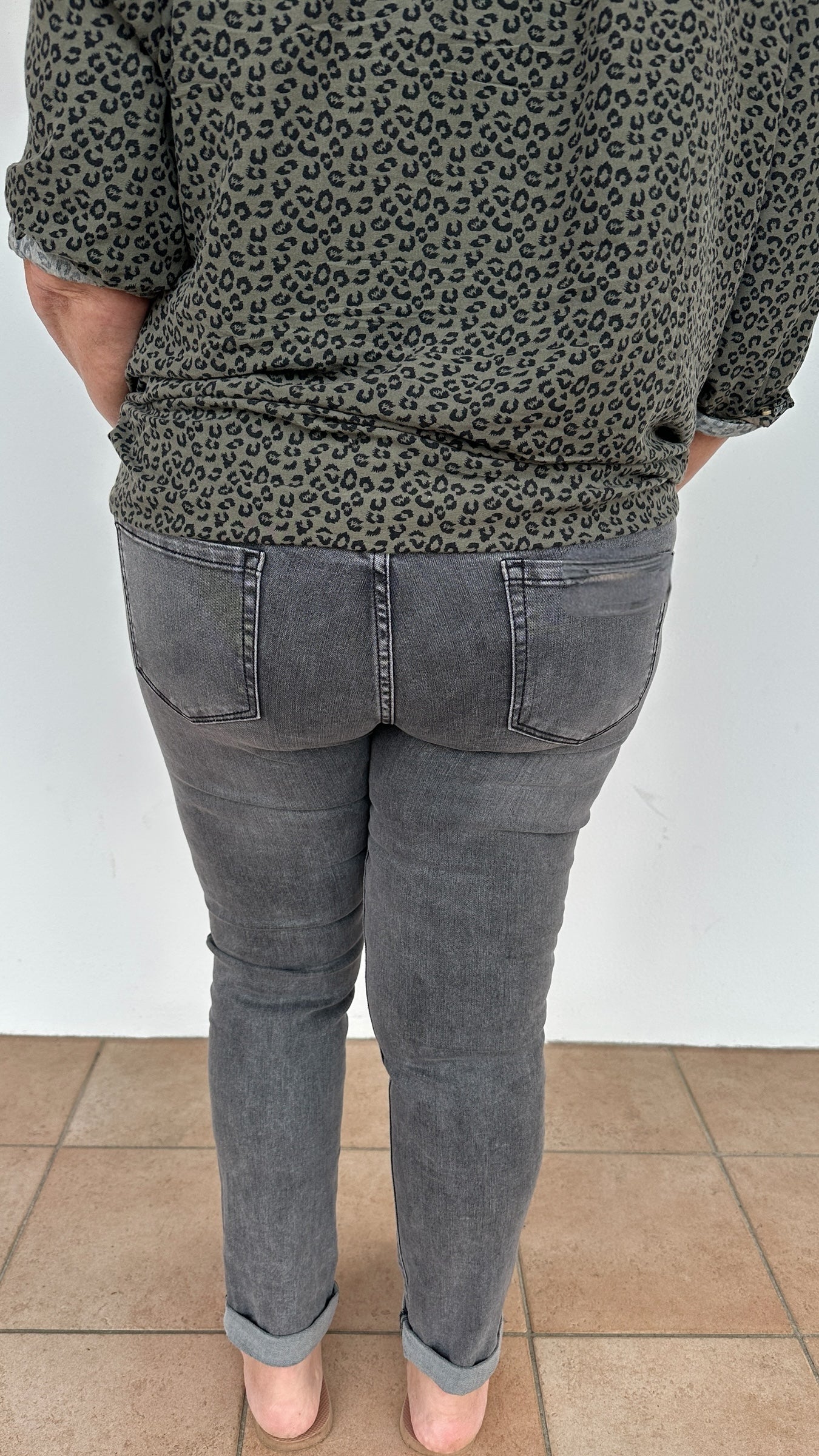 ⚡ Jean Gris Grande Taille Livia  – Détails Clous Argentés