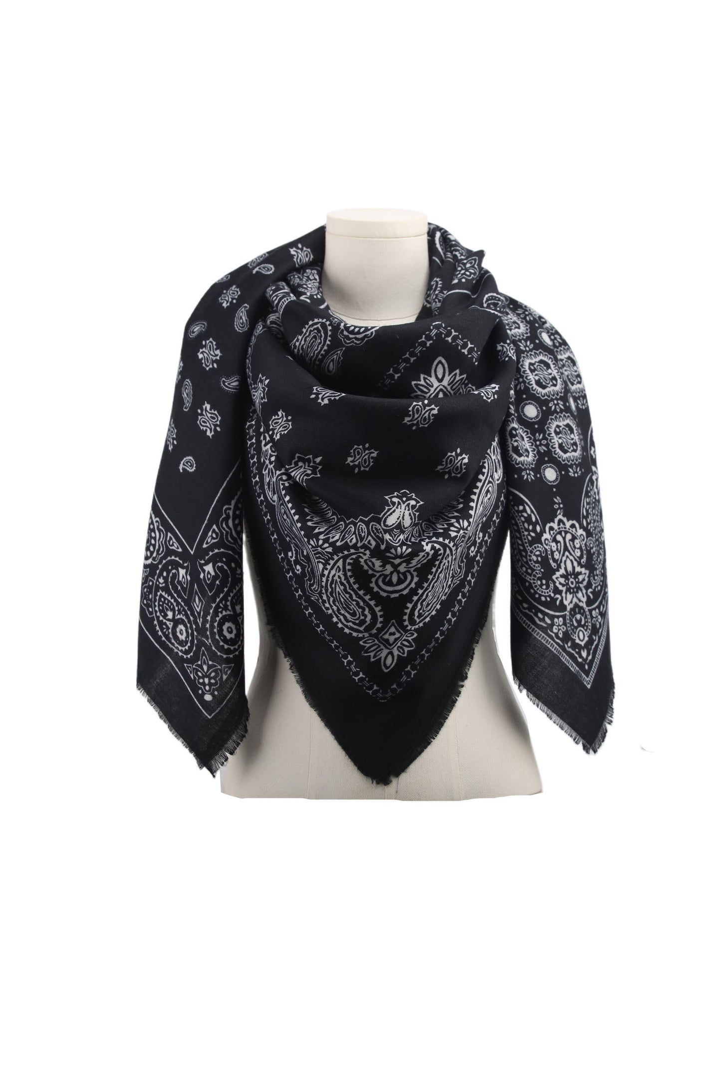 🧣 Foulard carré à imprimé bandana – Douceur & Style assuré