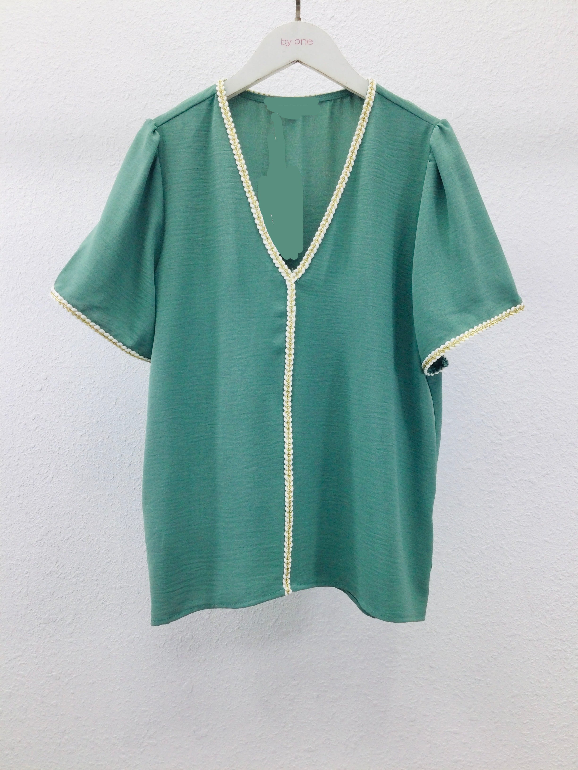 Blouse Émeraude – Douceur et élégance pour toutes les tailles 🌿✨
