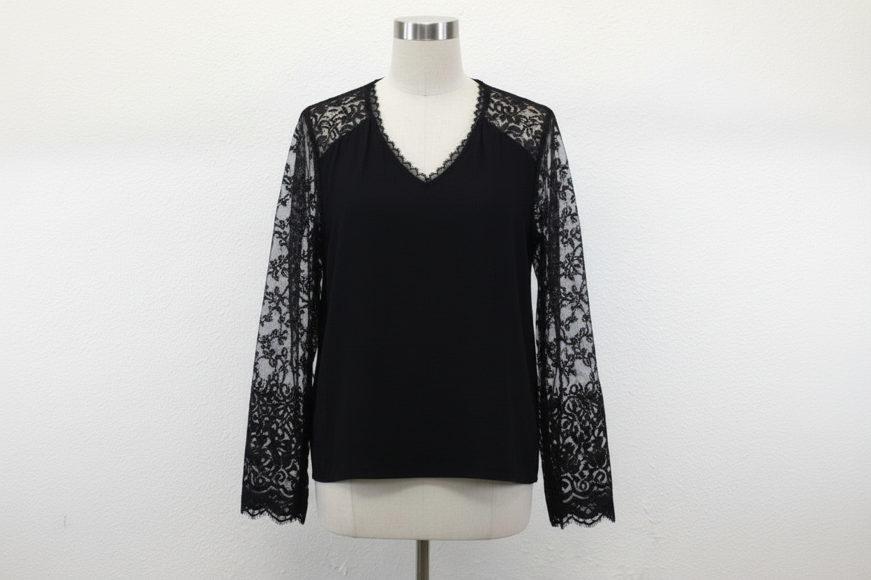 🖤Blouse grande taille Élina – Noire avec manches dentelle