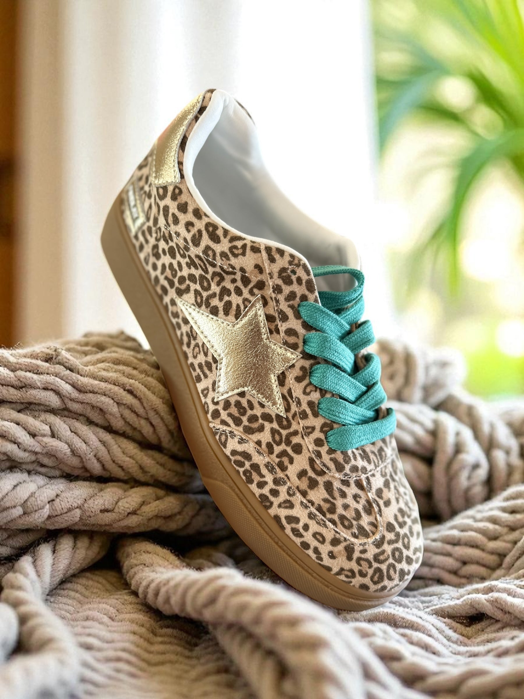 ⭐ Baskets Lola – Léopard & Lacets Turquoise