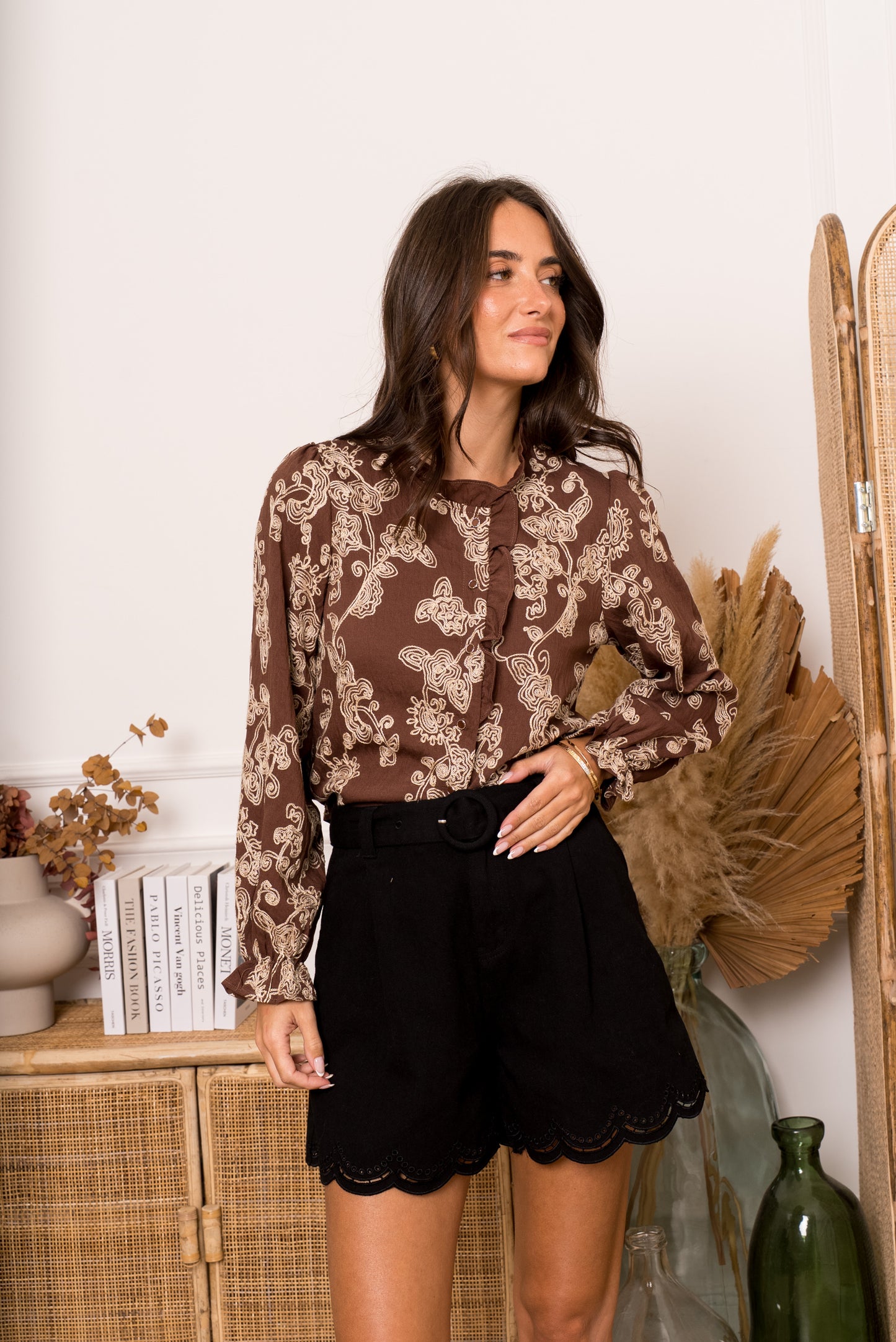 🌿 Blouse brodée Naïla chocolat et crème – Féminine, douce et fluide
