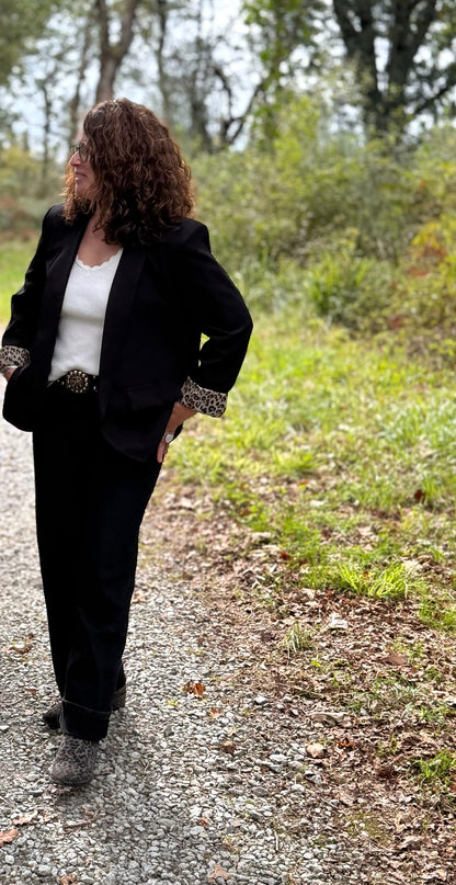 Blazer facile à associer, détail original pour look moderne - Abana Boutique 64240