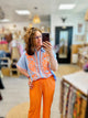 Blouse en coton bleu ciel rayée à broderies orange – Boutique Abana Ustaritz, look estival femme