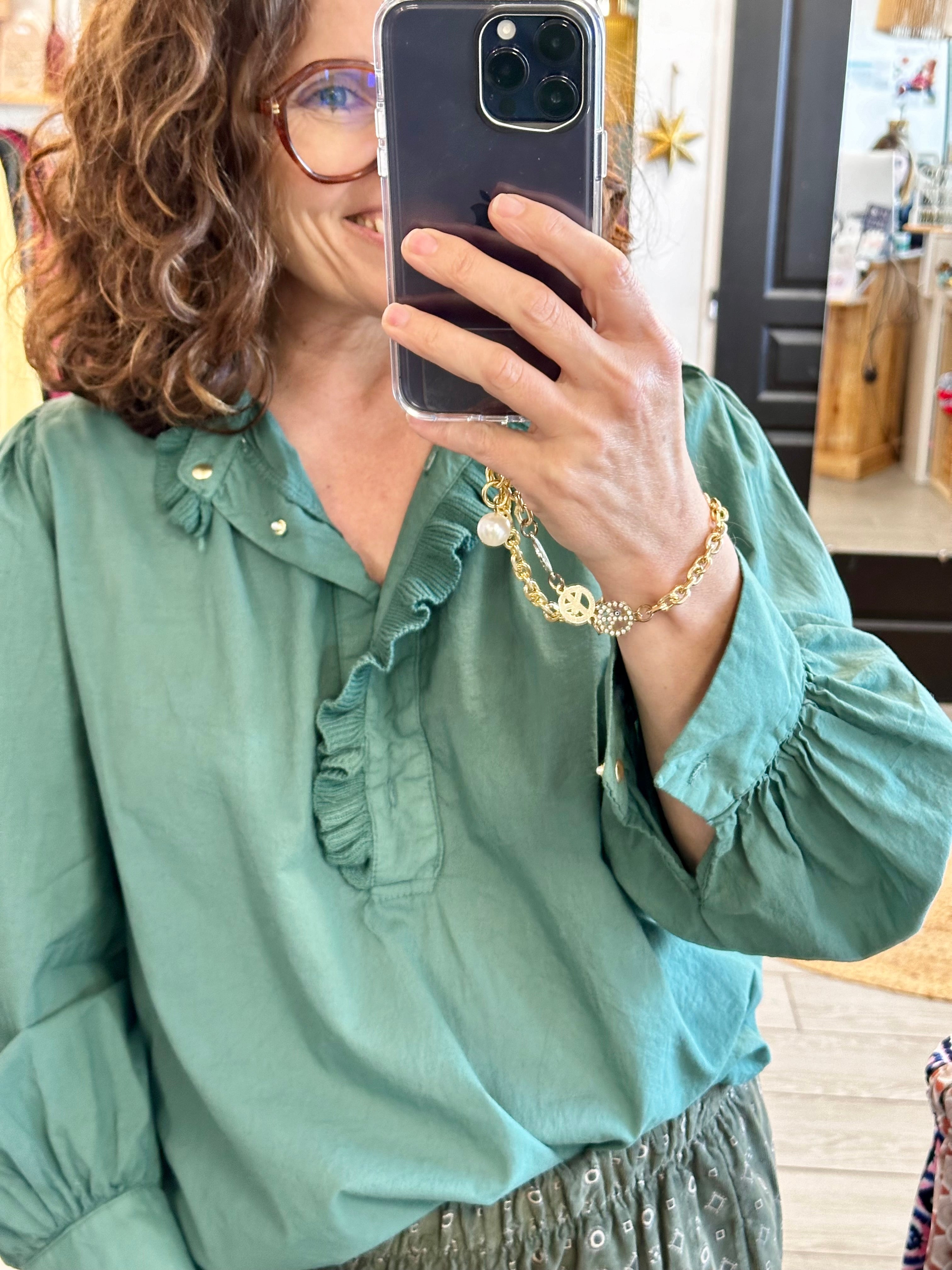 Blouse marque Johanna Paris en style bohème chic, élégante et légère, idéale pour un look estival.en style bohème chic, élégante et légère, idéale pour un look estival.