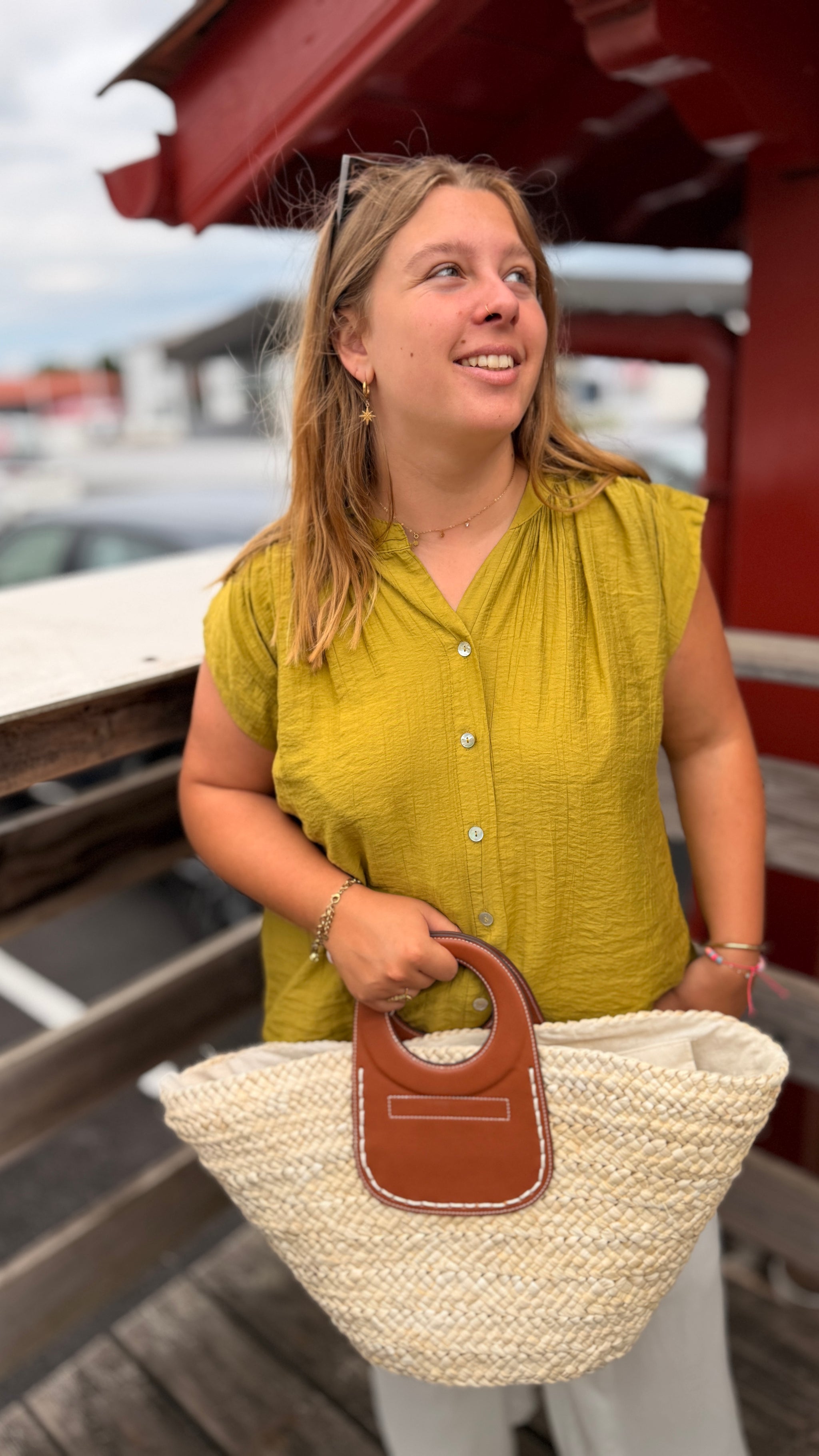 blouse fluide a boutons ajouré vert olive pistache femme mode tendance marseille aubagne allauch les pennes mirabeau