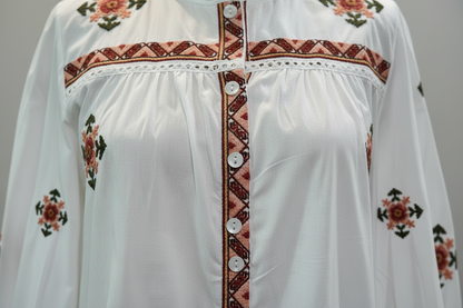 Blouse blanche manches longues avec broderies florales colorées et finitions ethniques - Abana 64250