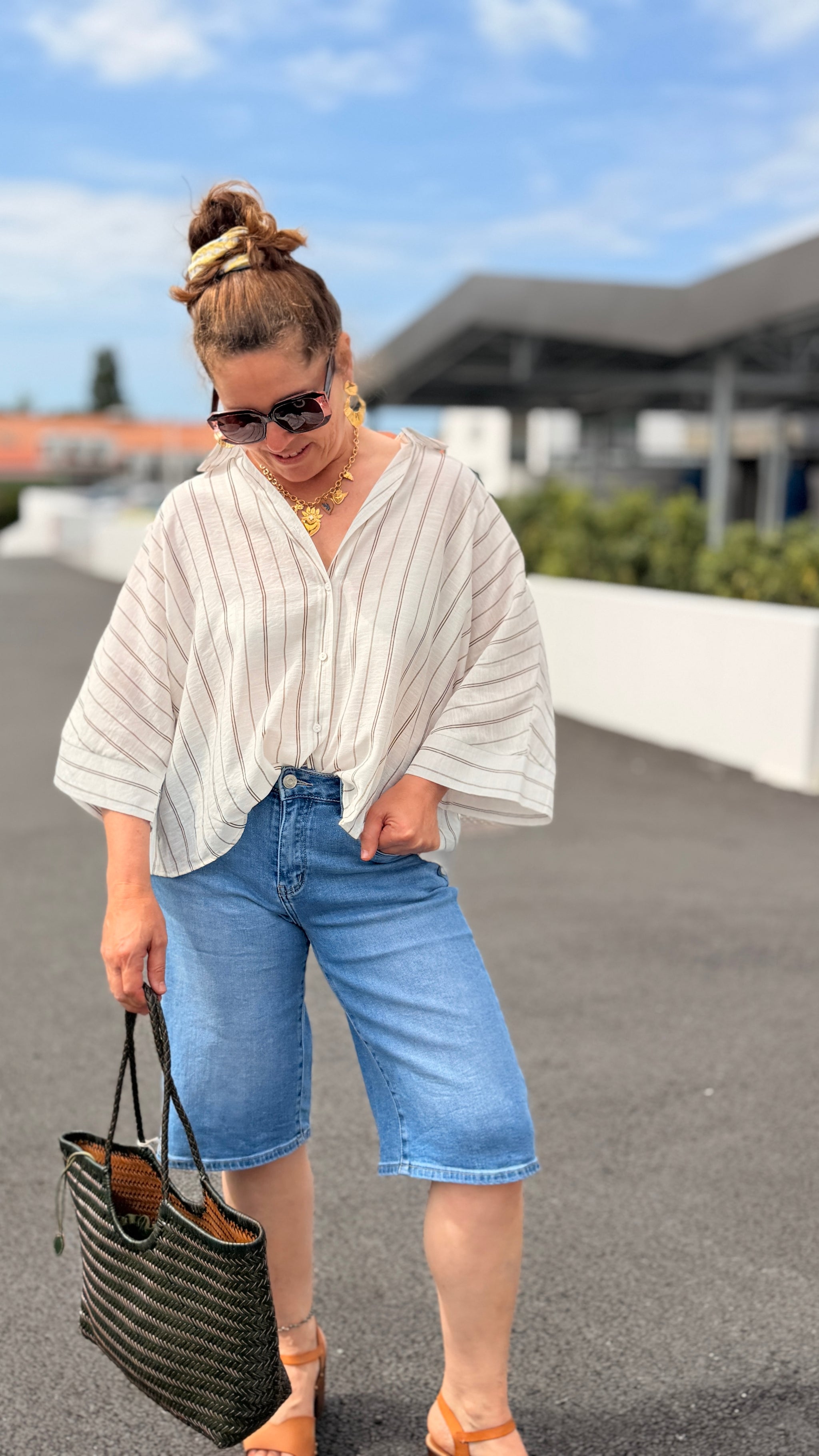 chemisier blanc trait noir col chemise ample fluide confort et tendance mode femme sm et ml isla bonita adore paris dijon besançon belfort