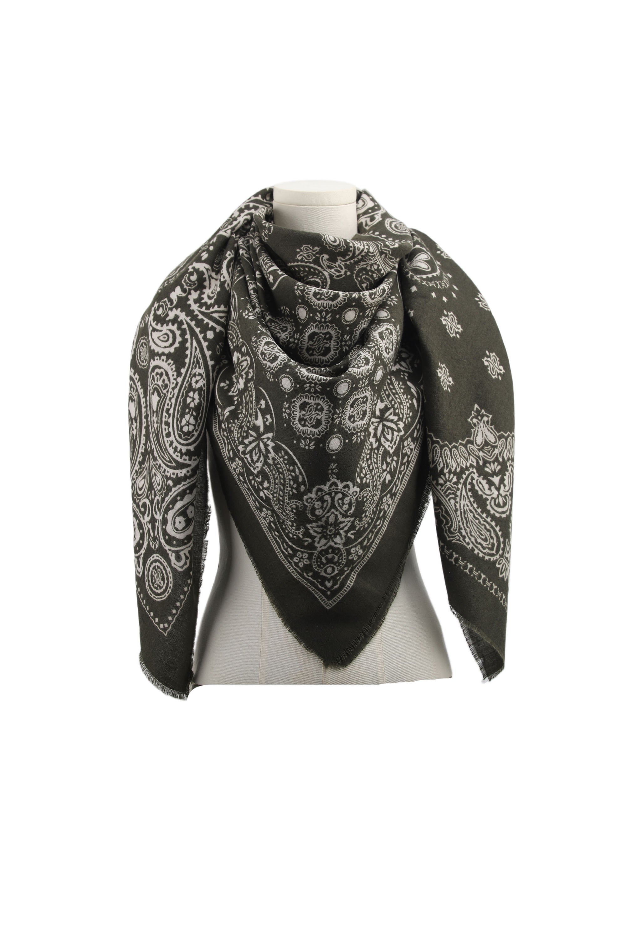 🧣 Foulard carré à imprimé bandana – Douceur & Style assuré