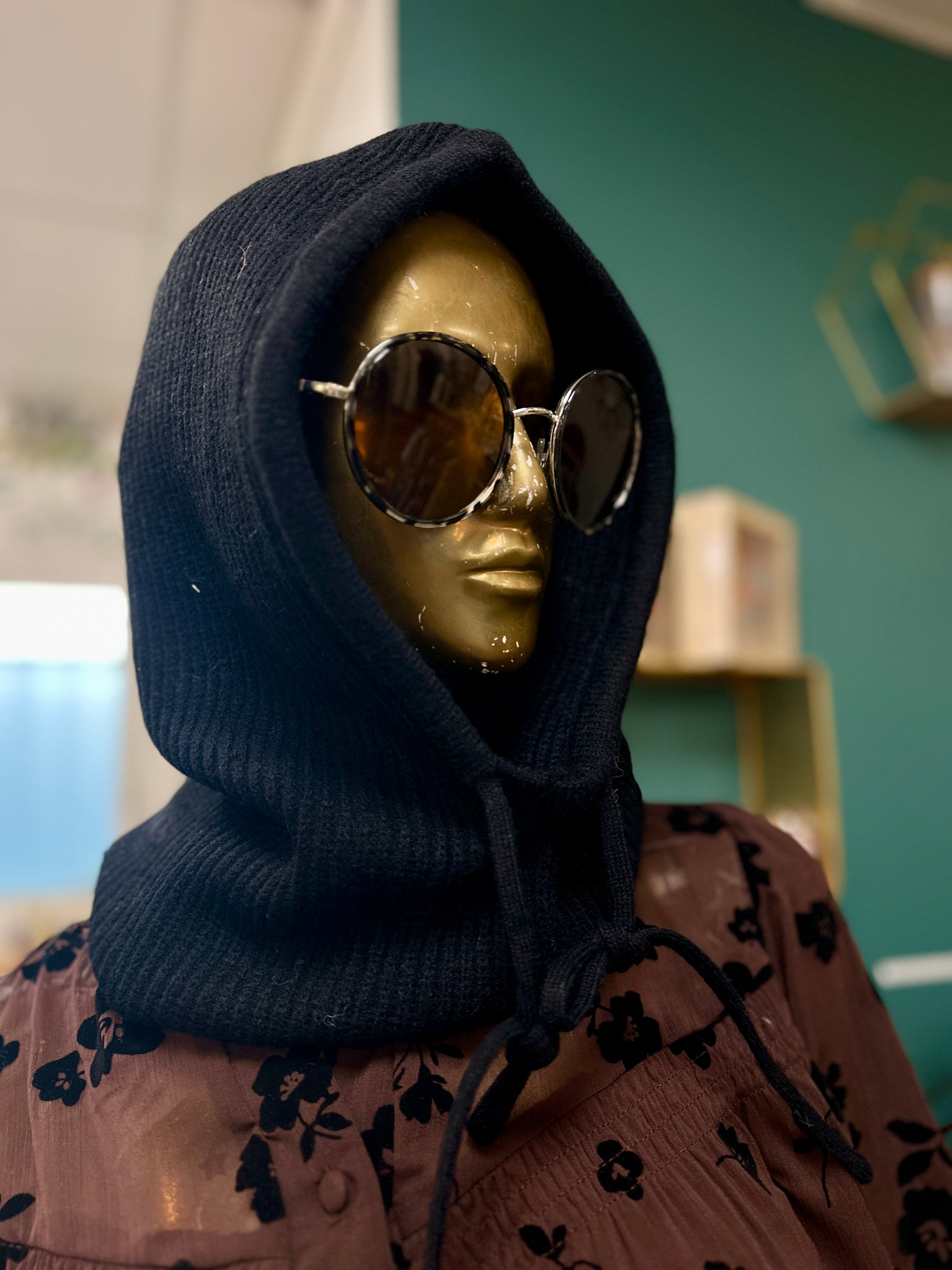 Cagoule noire à nouer autour du cou et de la tête - Abana 64250