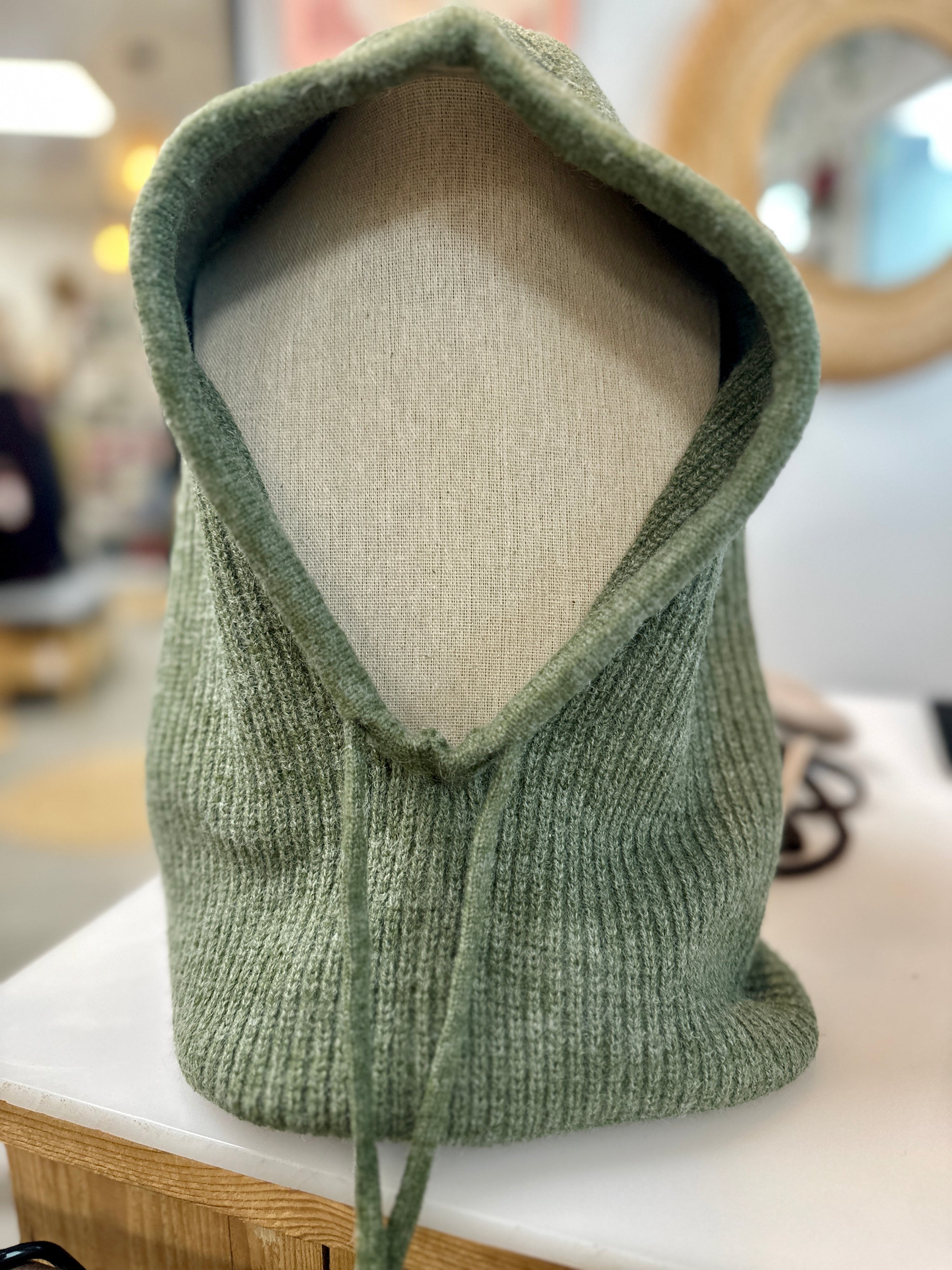 Cagoule kaki avec liens à nouer pour ajuster la cagoule - Abana 64240