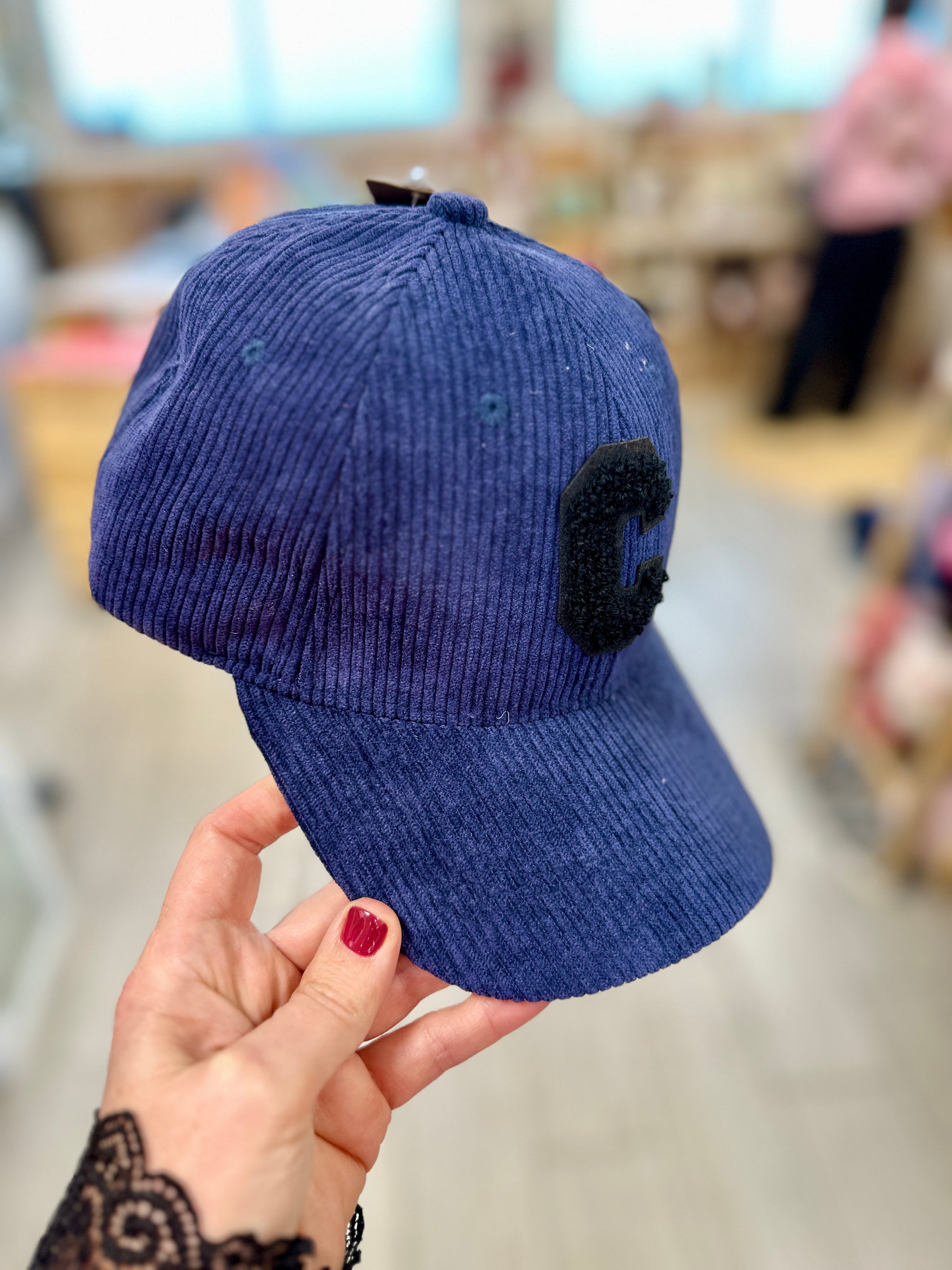 Accessoire hiver bleu marine à visière rigide - Abana 64250