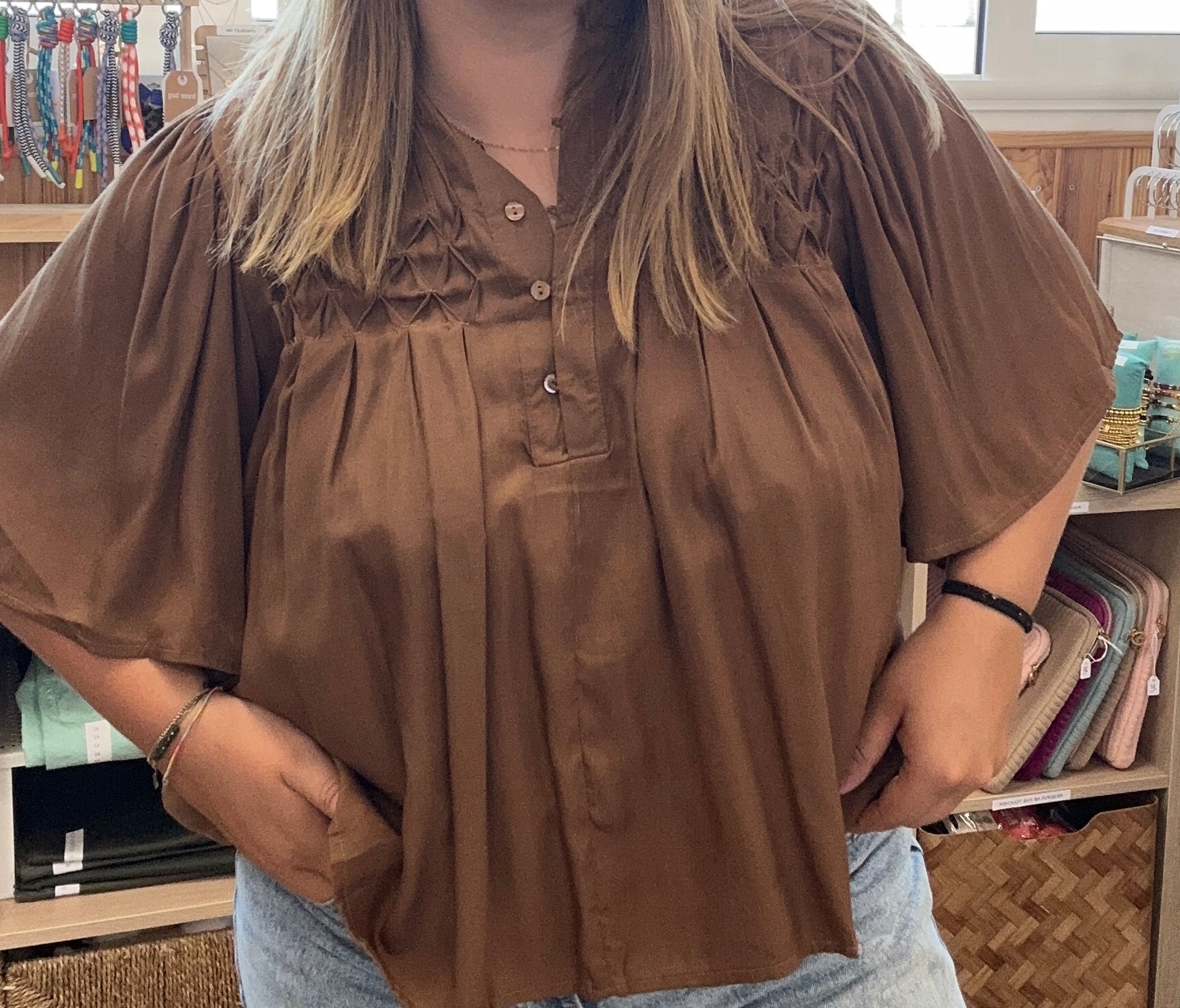 Blouse marron élégante femme coupe ample et confortable – Abana 64250