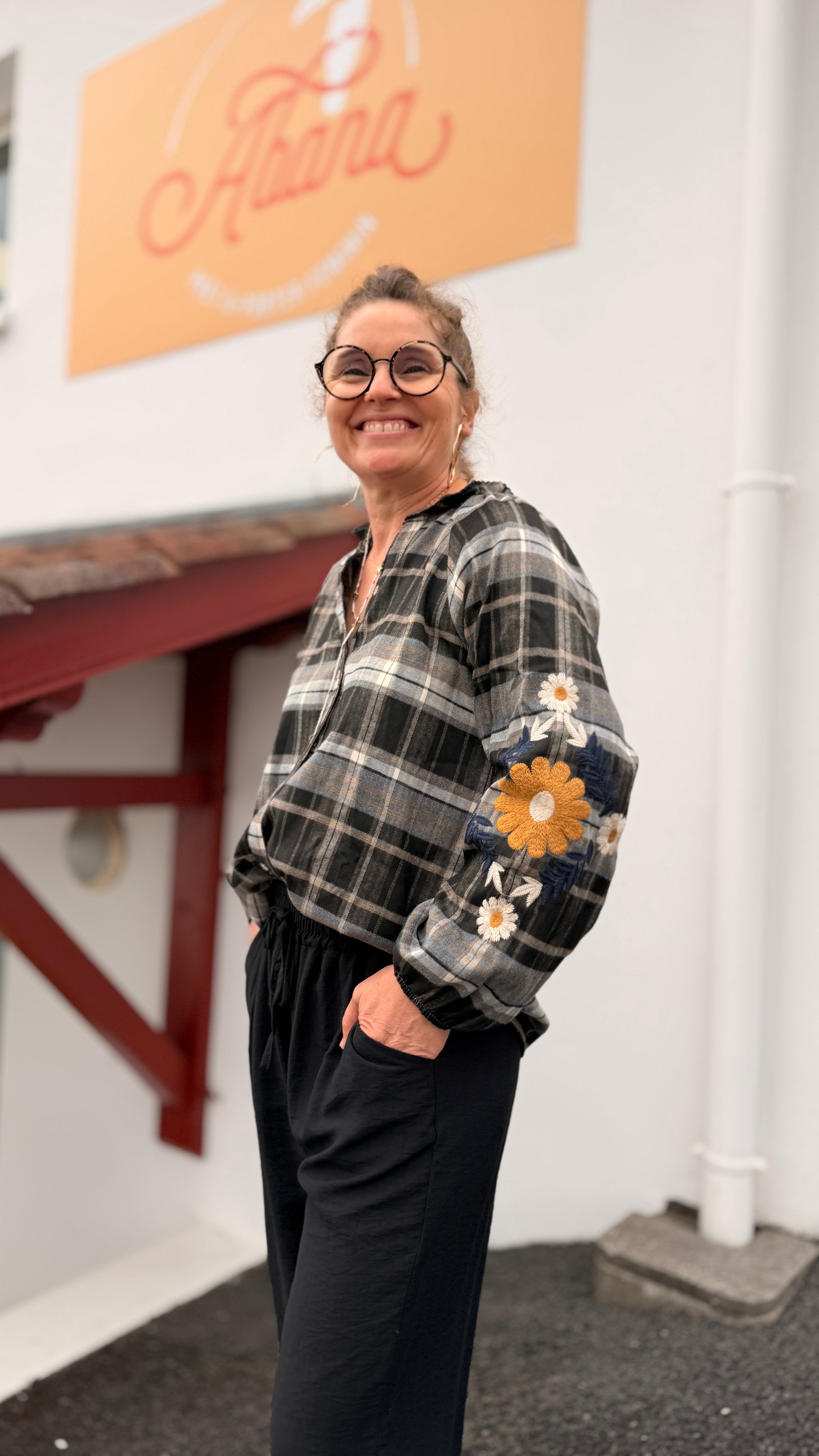 chemise a carreaux noire grise blanche broderies fleuris mode femme clermont ferrand vichy roanne lyon