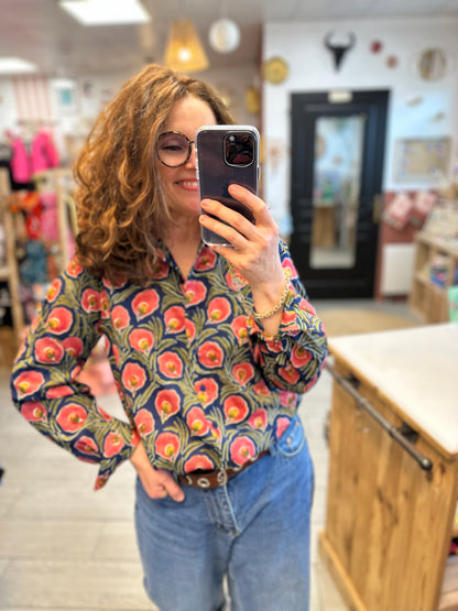 chemise imprimé fleuri bleu marine rouge vert - Johanna Paris 69385