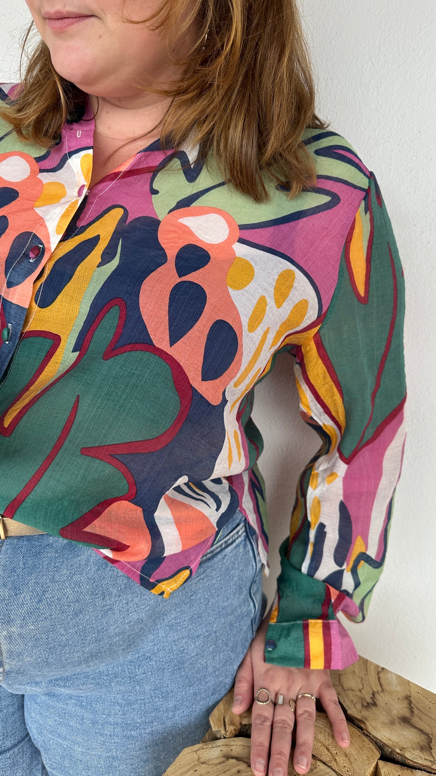 5. Look complet avec chemise Pablo rentrée dans un jean pour un style tendance – Abana Boutique 64310