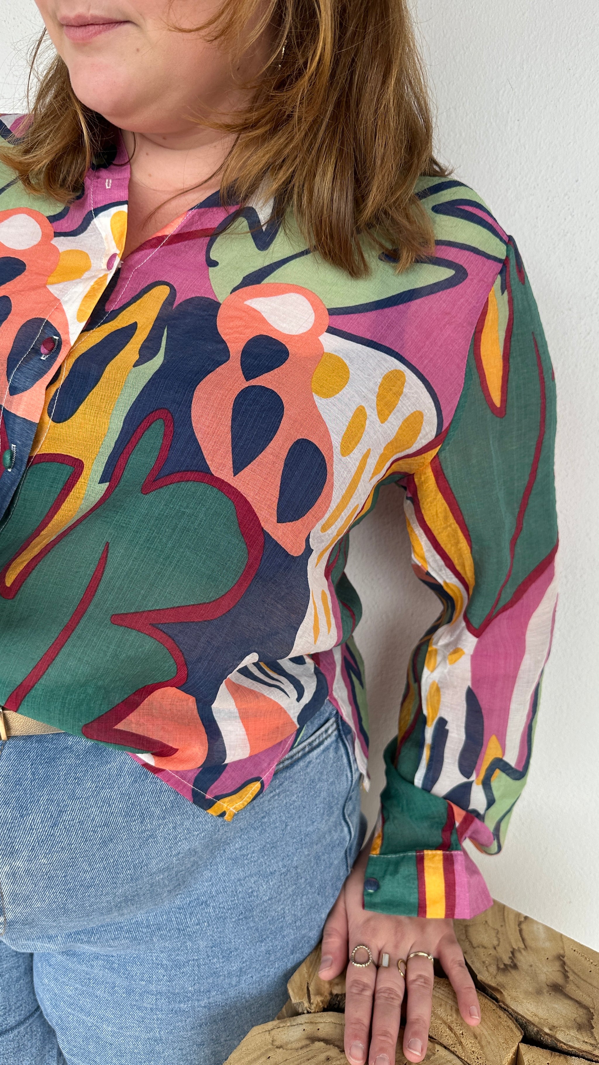 5. Look complet avec chemise Pablo rentrée dans un jean pour un style tendance – Abana Boutique 64310