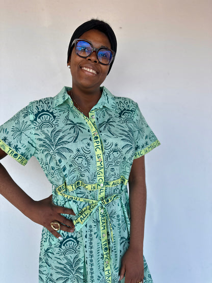 haut de la robe chemise verte et bleu avec ceinture a nouer col chemise orfeo paris adoré paris lille