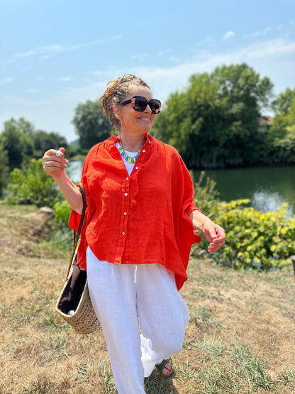 look avec pantalon en gaze de coton blanc et chemise tiburtino orange col v brut avec boutons banditas brest quimper brest lorient vannes