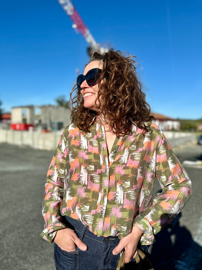 chemisier femme motifs graphiques verts roses et corail - abana 64480