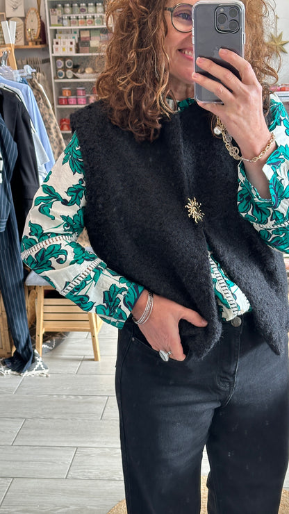 Chemise élégante à motif floral vert, col classique et détails ajourés, mode féminine tendance - Abana Boutique 64250