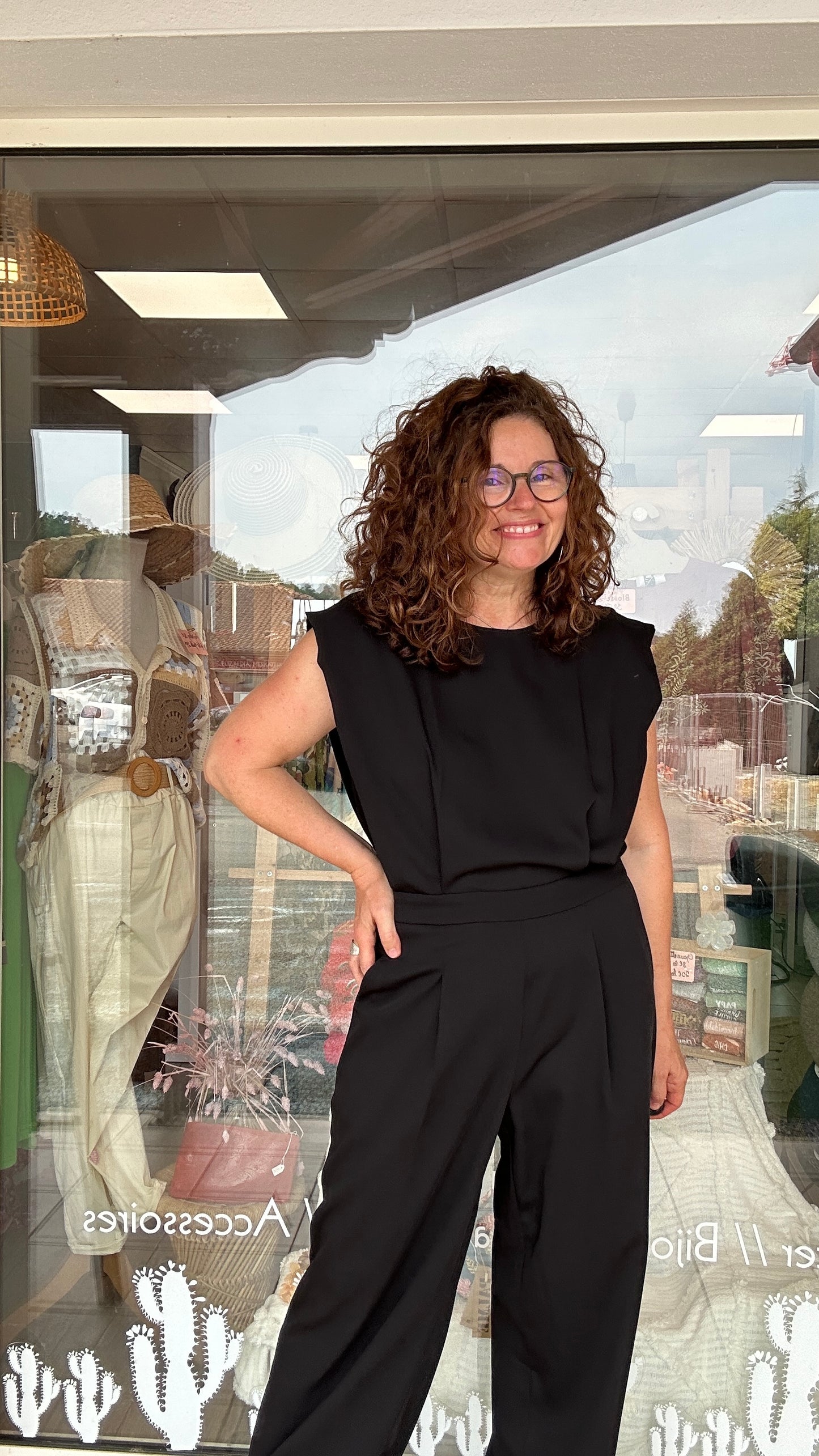 Combinaison Léna fluide noire pour look élégant et tendance – Saint Pée Sur Nivelle