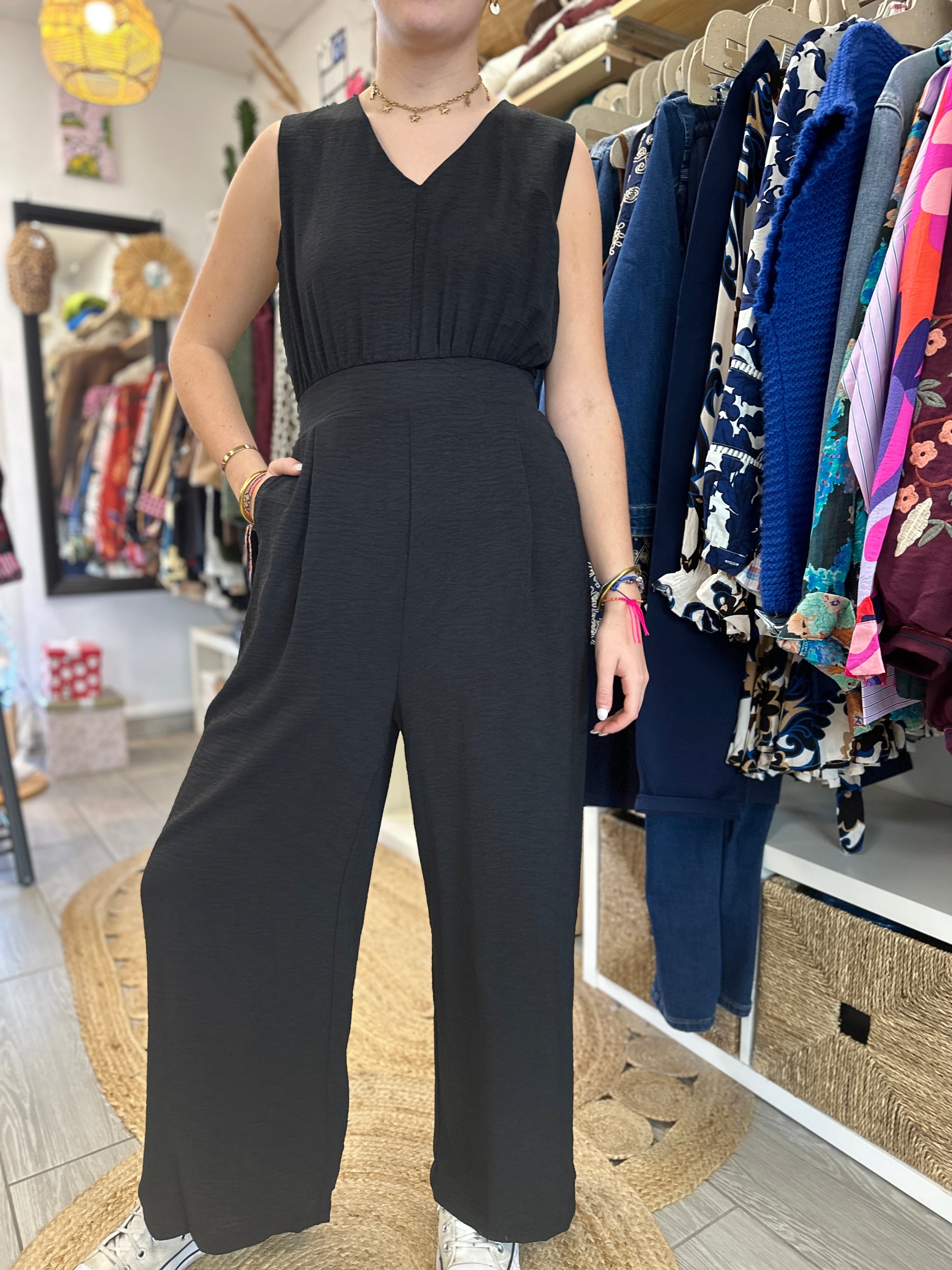 Combinaison pantalon noire femme col V élégante - Abana 64480