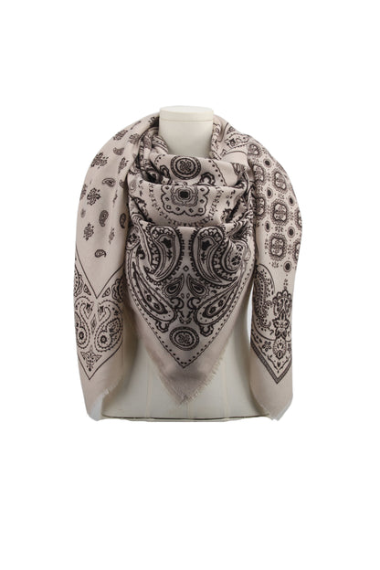 🧣 Foulard carré à imprimé bandana – Douceur & Style assuré