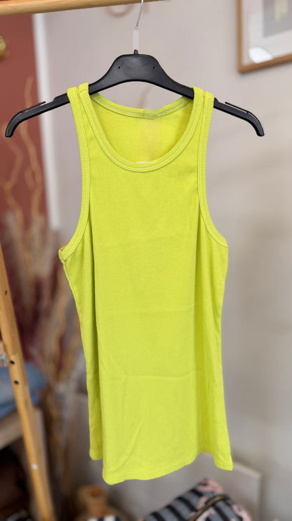 debardeur col rond a bretelle pour femme en coton uni vert pistache april vintage in april 1986 lorient vannes saint nazaire 