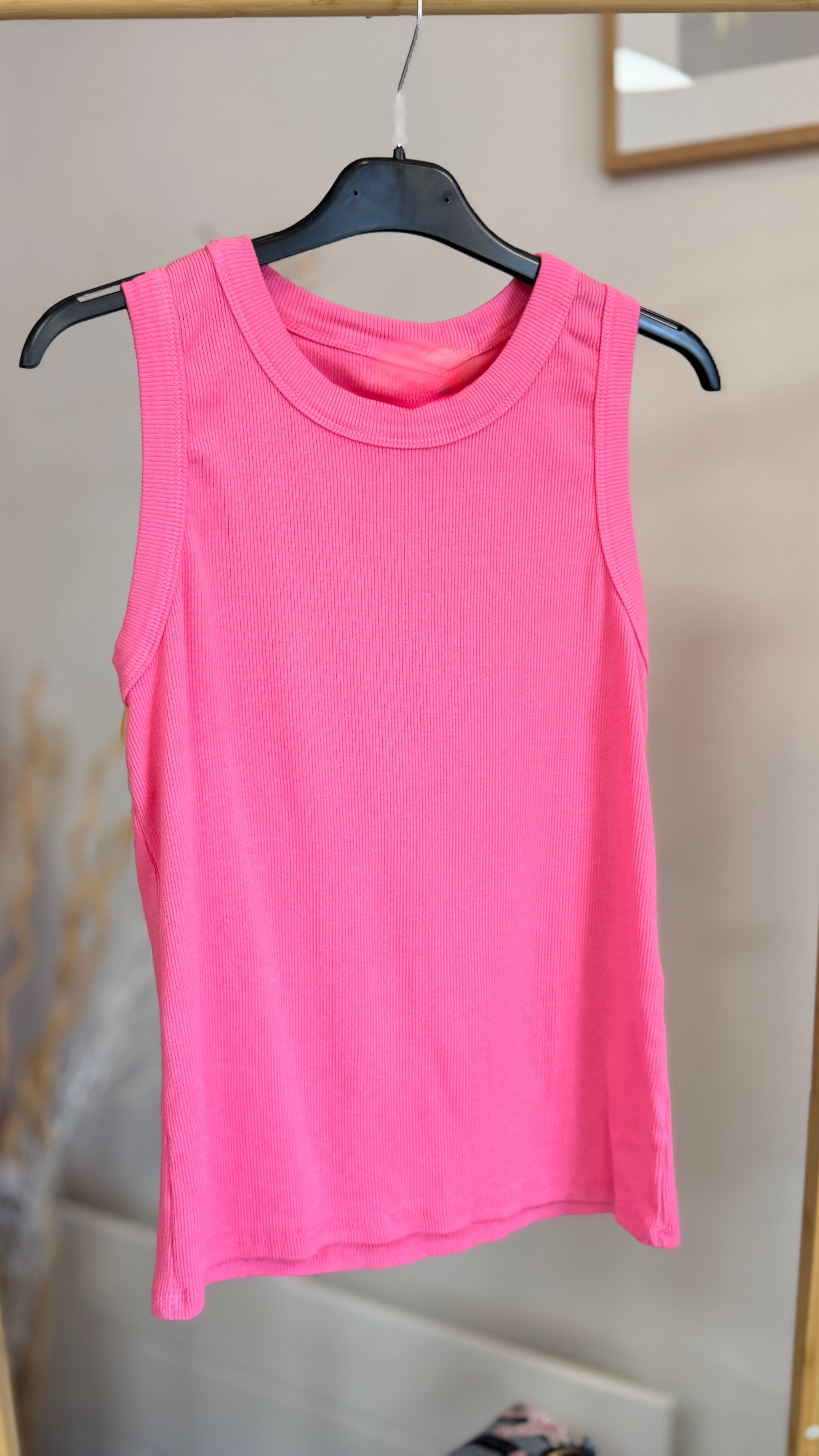debardeur pour femme col rond en coton extensible uni rose fushia isla bonita adore paris banditas from marseilele saint brieu aint malo caen