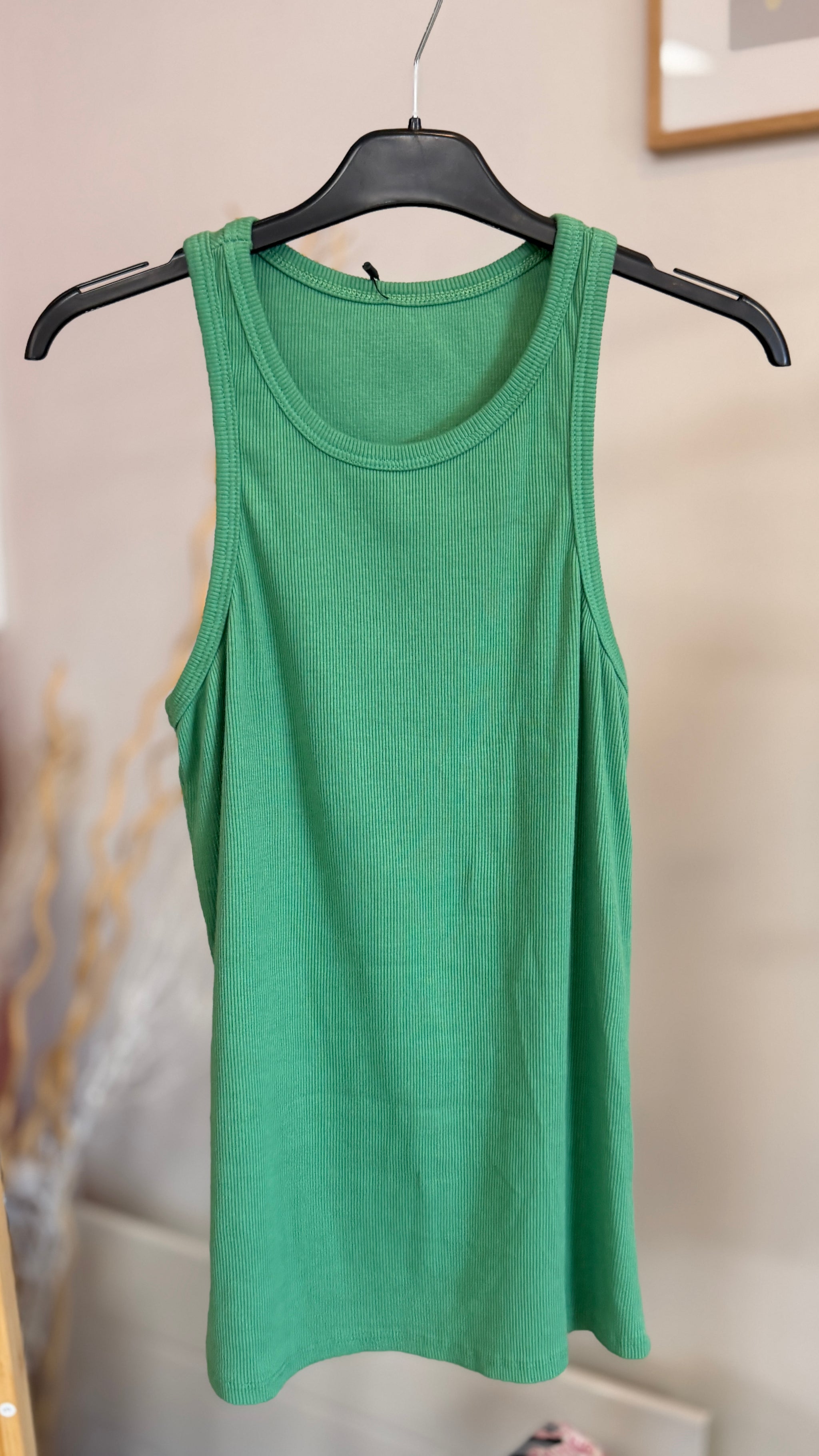 debardeur uni en coton extensible vert simple tendance pour femme maelle nina carter christy avignon valence grenoble