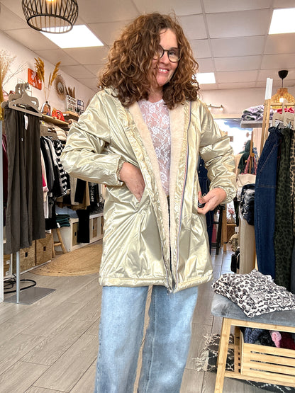 ✨ Coupe-Vent Doré Lila – Fourré