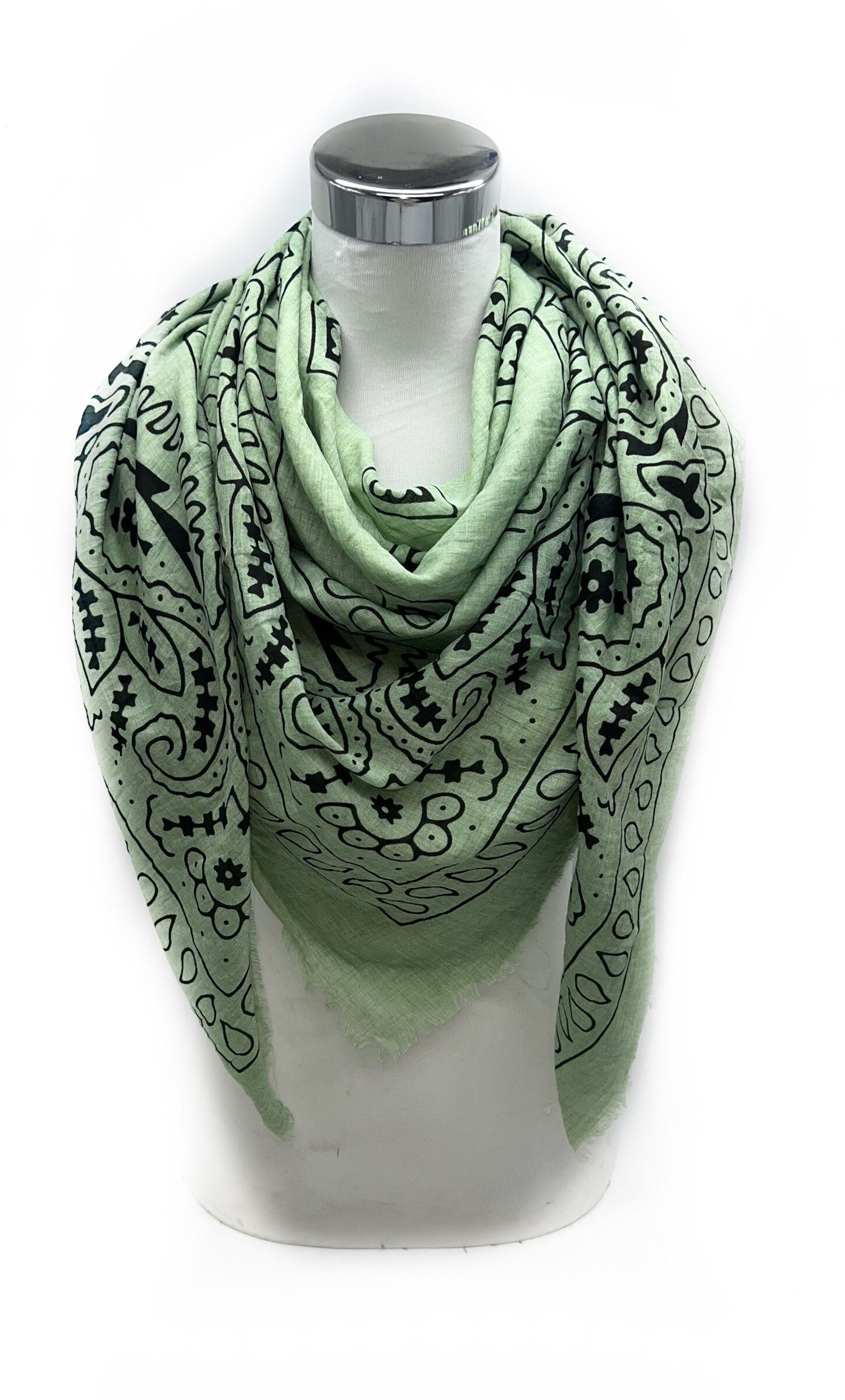 Foulard Zoé vert d’eau imprimé bandana carré 130x130 cm – Abana Boutique Ustaritz