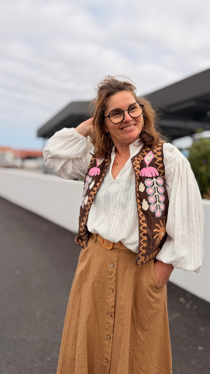 gilet sans manches chocolat broderies fleuris colorés look bohème tendance adoré paris isla bonita toulouse albi toulon mautauban