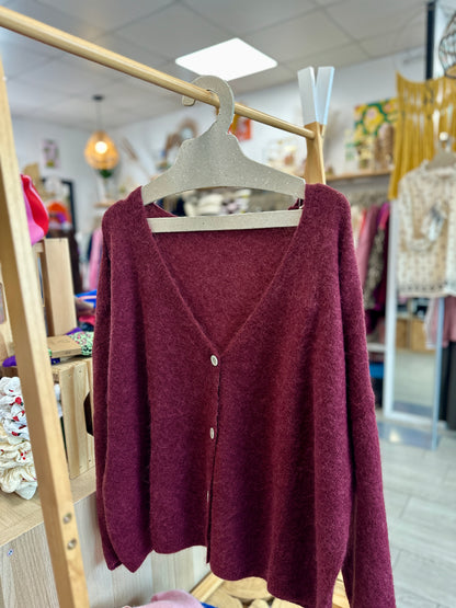 Pull bordeaux intense à col V, élégant et facile à associer - Abana Boutique 64480
