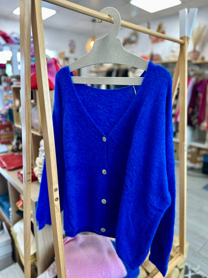 Pull bleu électrique pour un look dynamique et audacieux cet automne - Abana Boutique 64310