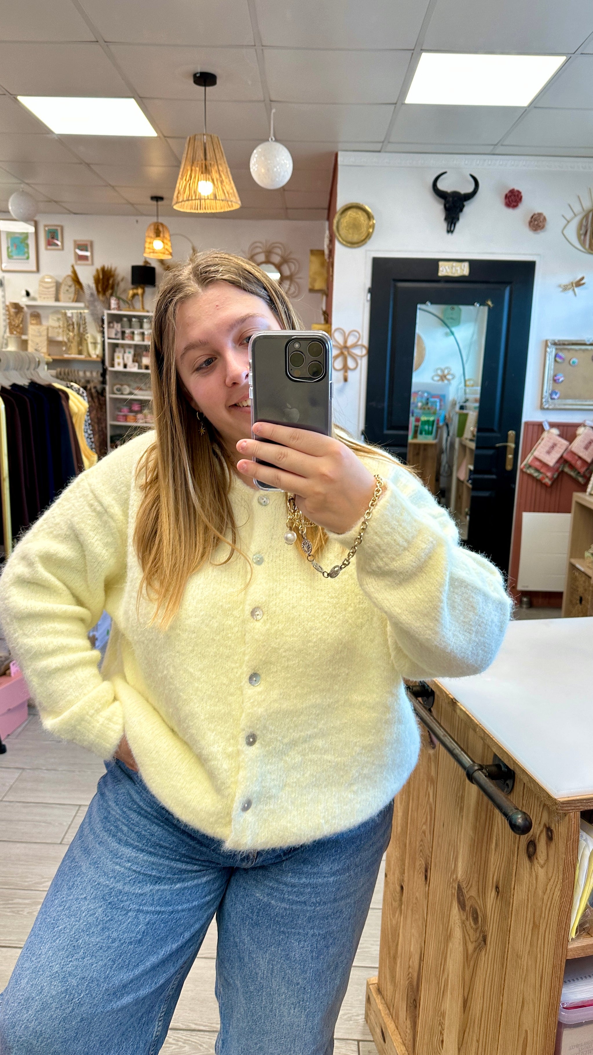 Gilet grande taille col rond jaune poussin maille douce - By One 14118