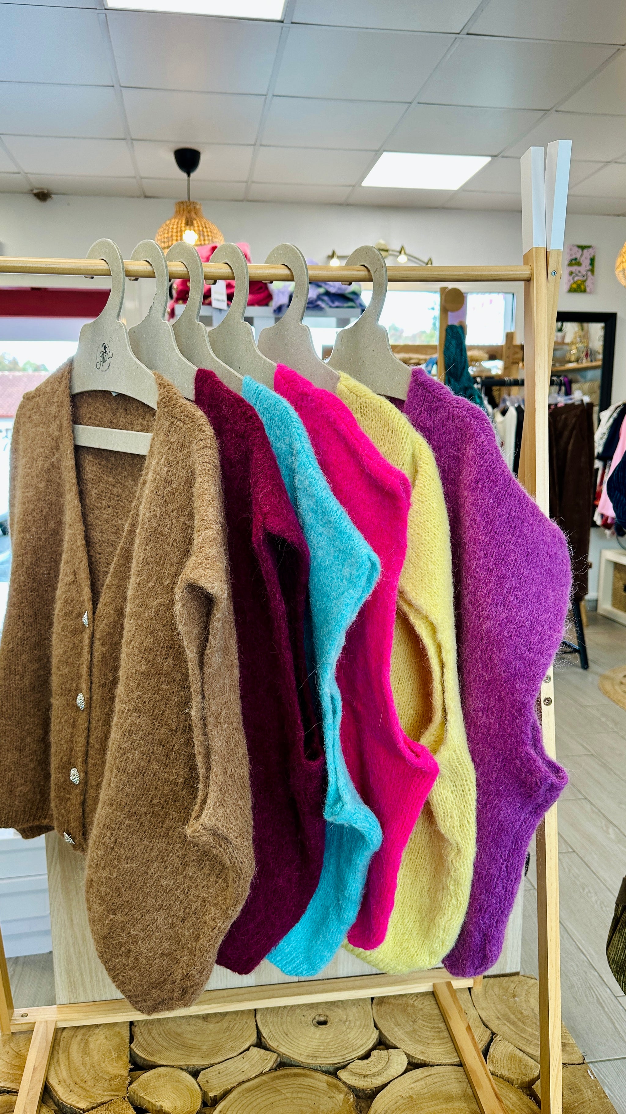 Gilet femme oversize disponible en fuchsia, jaune, chocolat, turquoise, parme et plus - Abana Boutique 64220