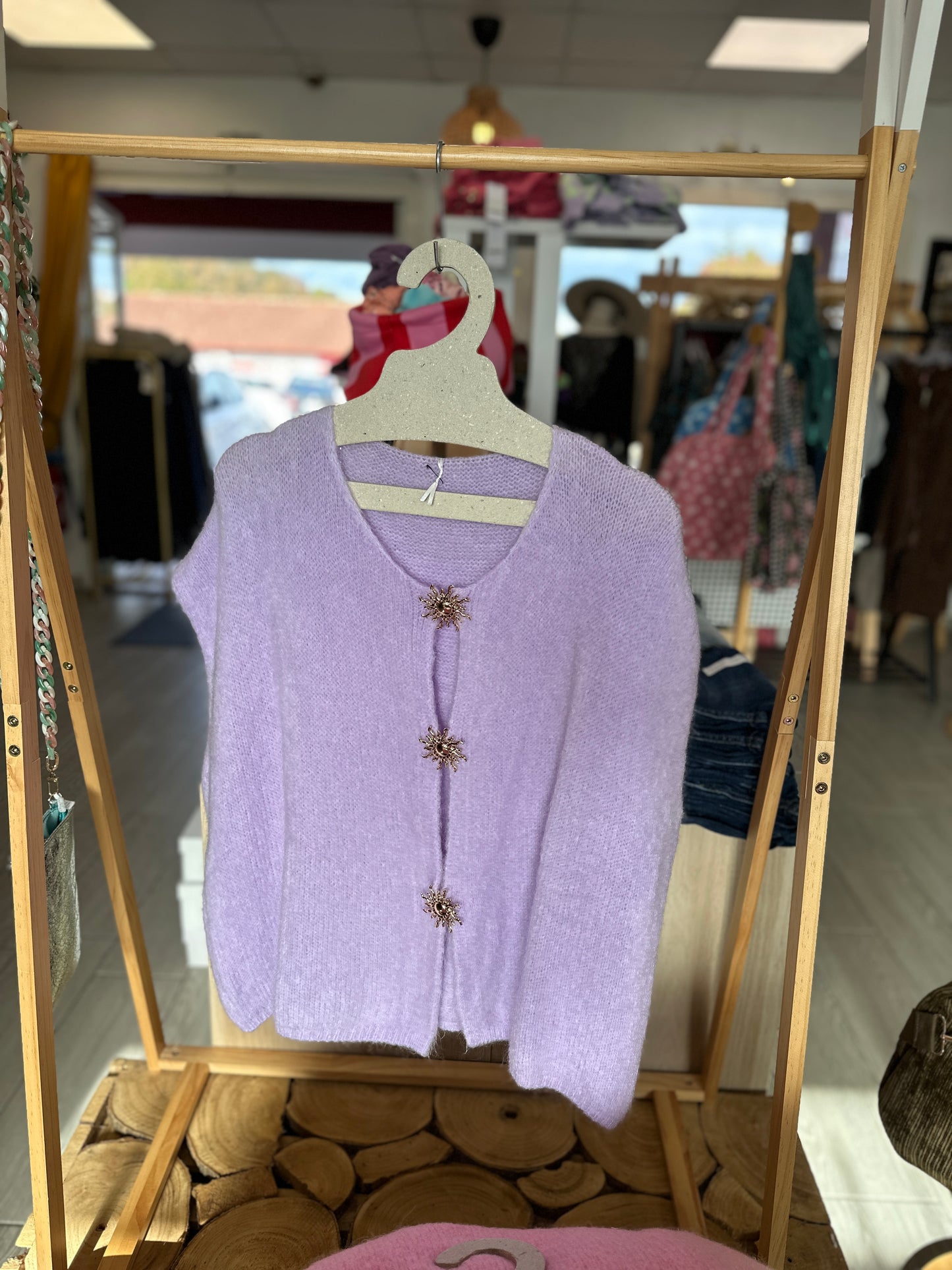 Gilet sans manches lilas avec broches soleil dorées, doux et oversize - Abana 64240