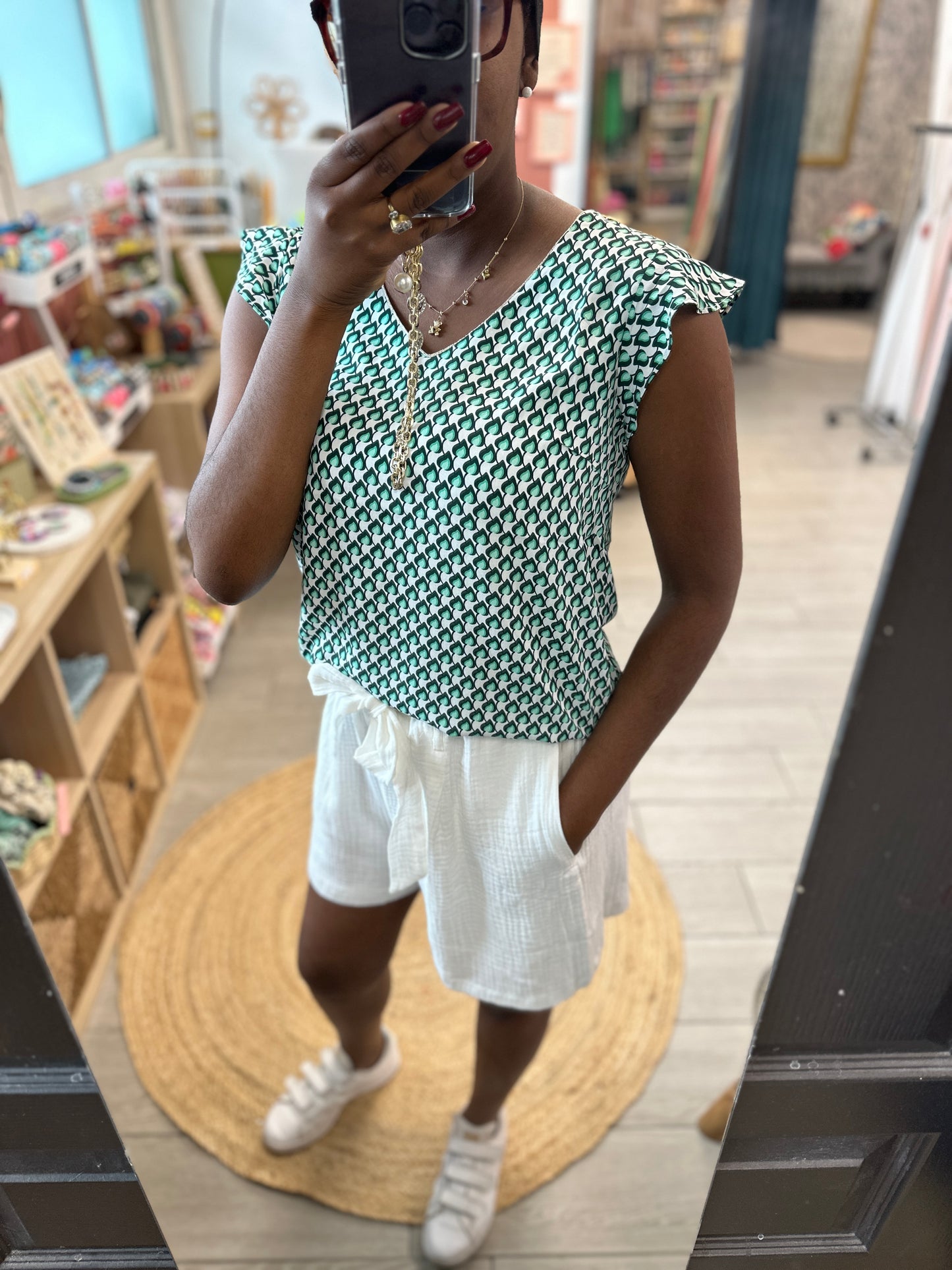 💚 Top Léna motif vert – Fluide et facile à porter