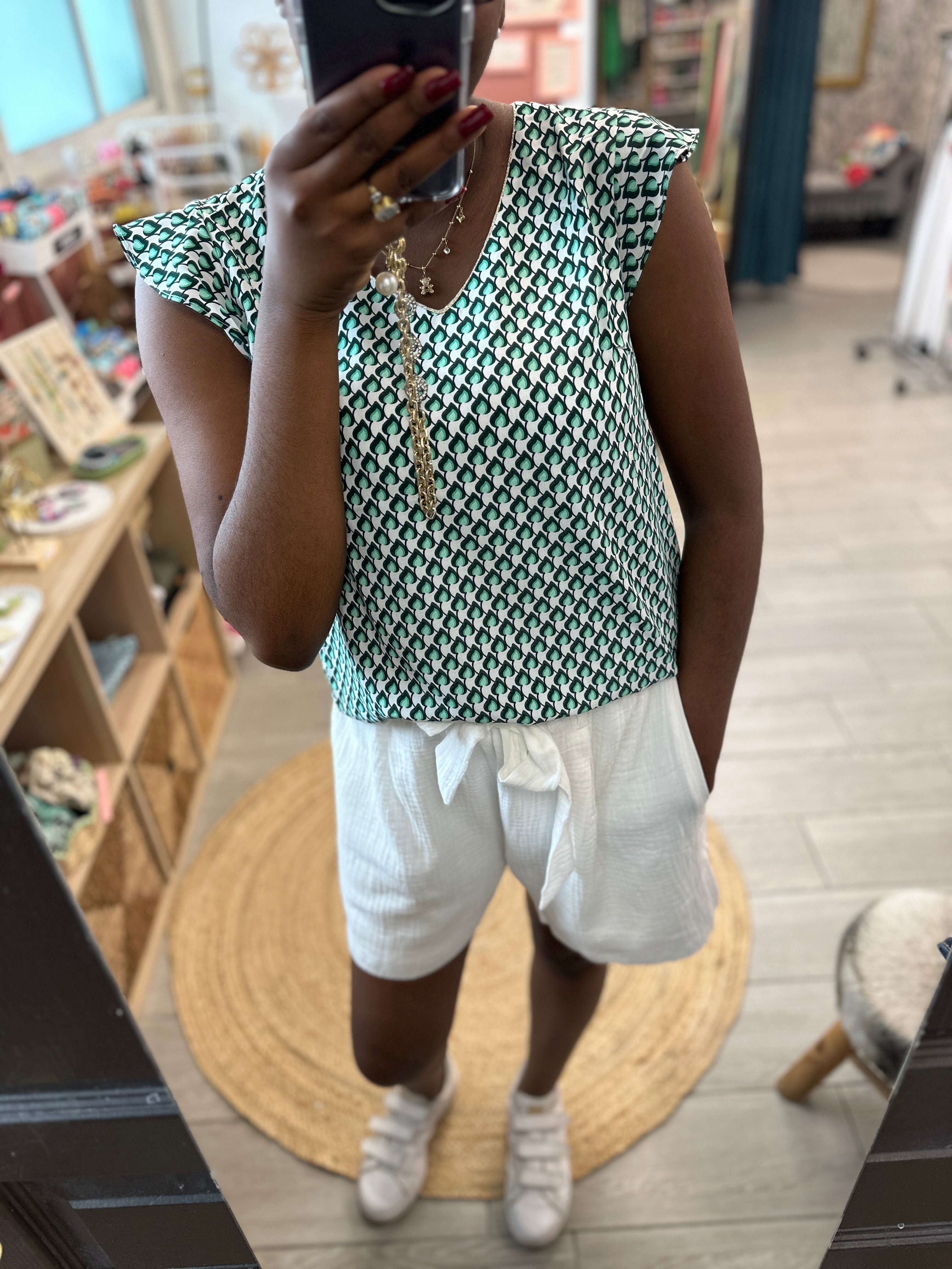 💚 Top Léna motif vert – Fluide et facile à porter