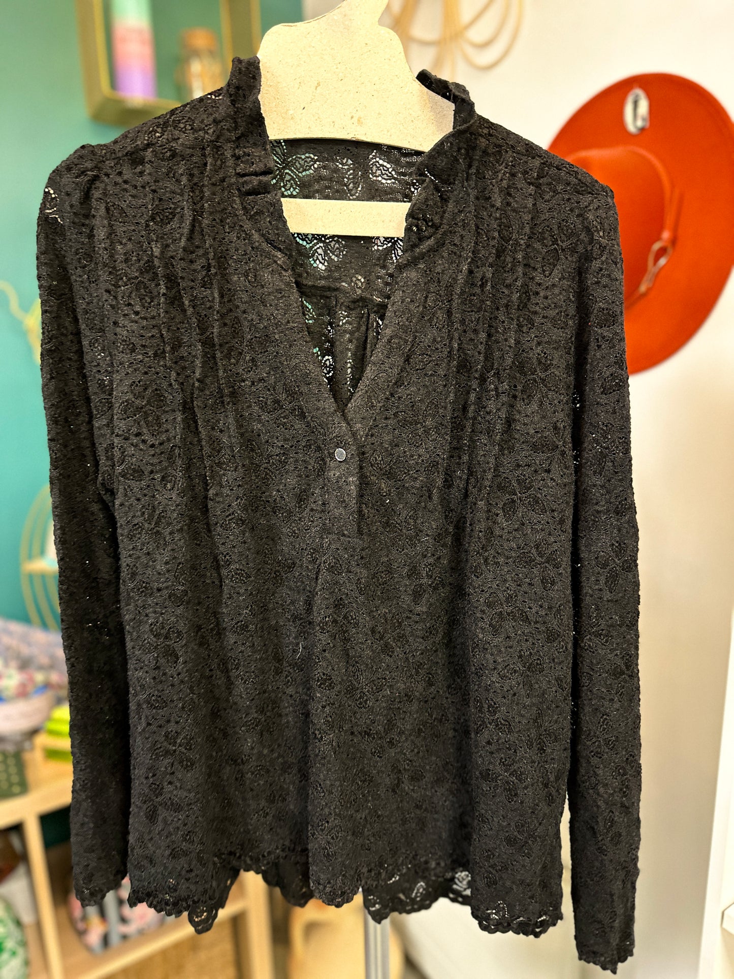 🤍Blouse dentelle Laia  – blanche & noire texturée