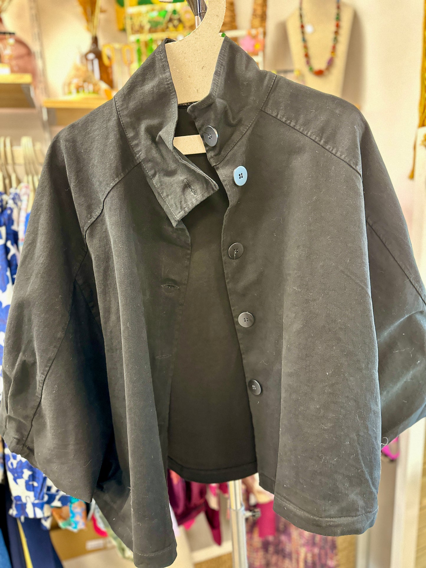 ✨Veste Cape noire oversize – Maëlyne