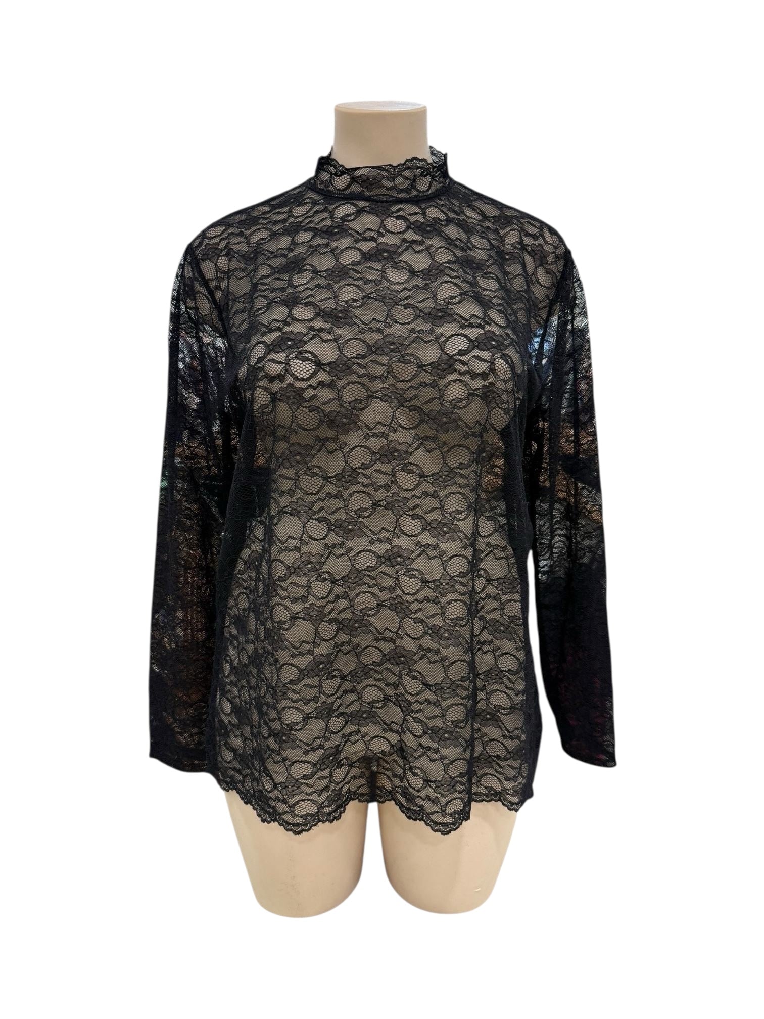 ✨ Tee-shirt en dentelle col montant – L’élégance en transparence