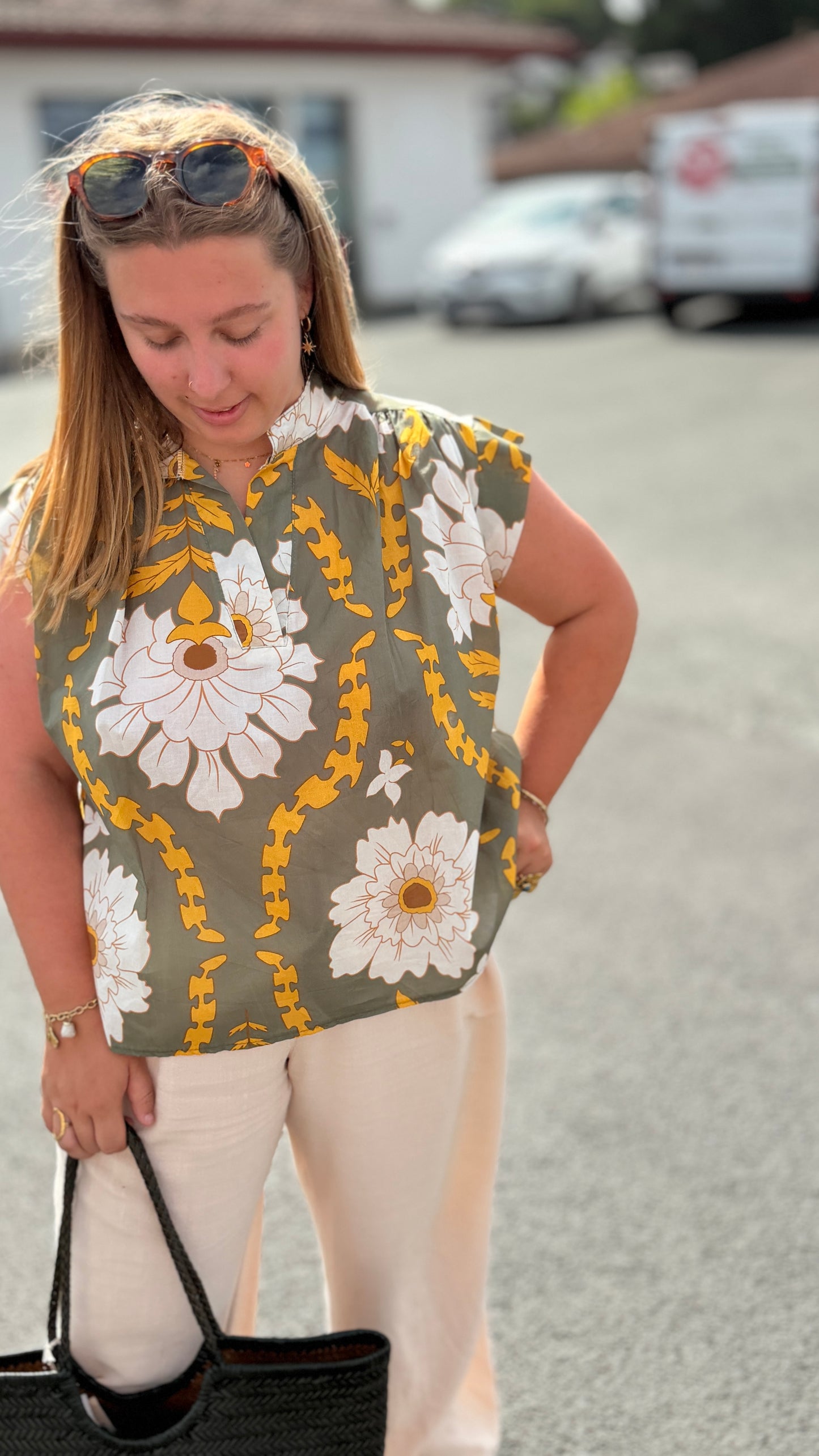 🌺Blouse Klara Fleurie Sans Manches — La légèreté florale pour votre été
