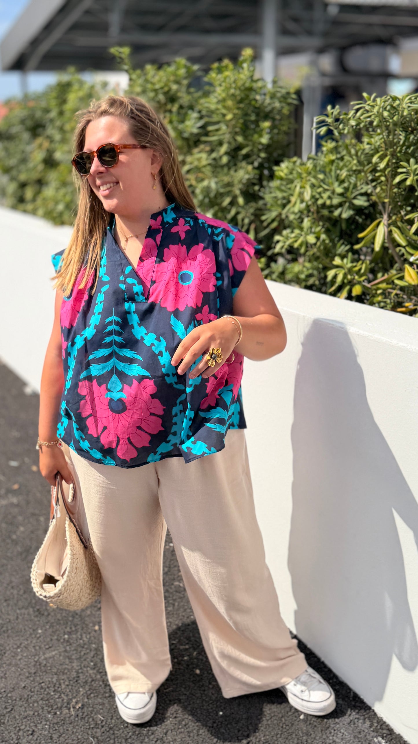 🌺Blouse Klara Fleurie Sans Manches — La légèreté florale pour votre été