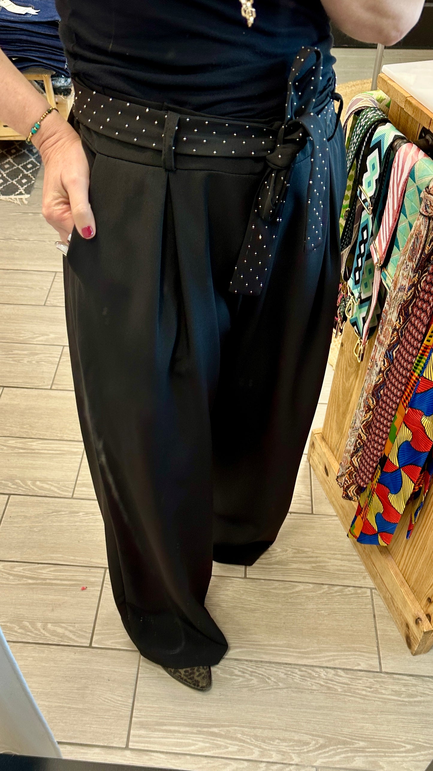 ✨ Pantalon fluide noir Sienna à ceinture strass – Grande taille