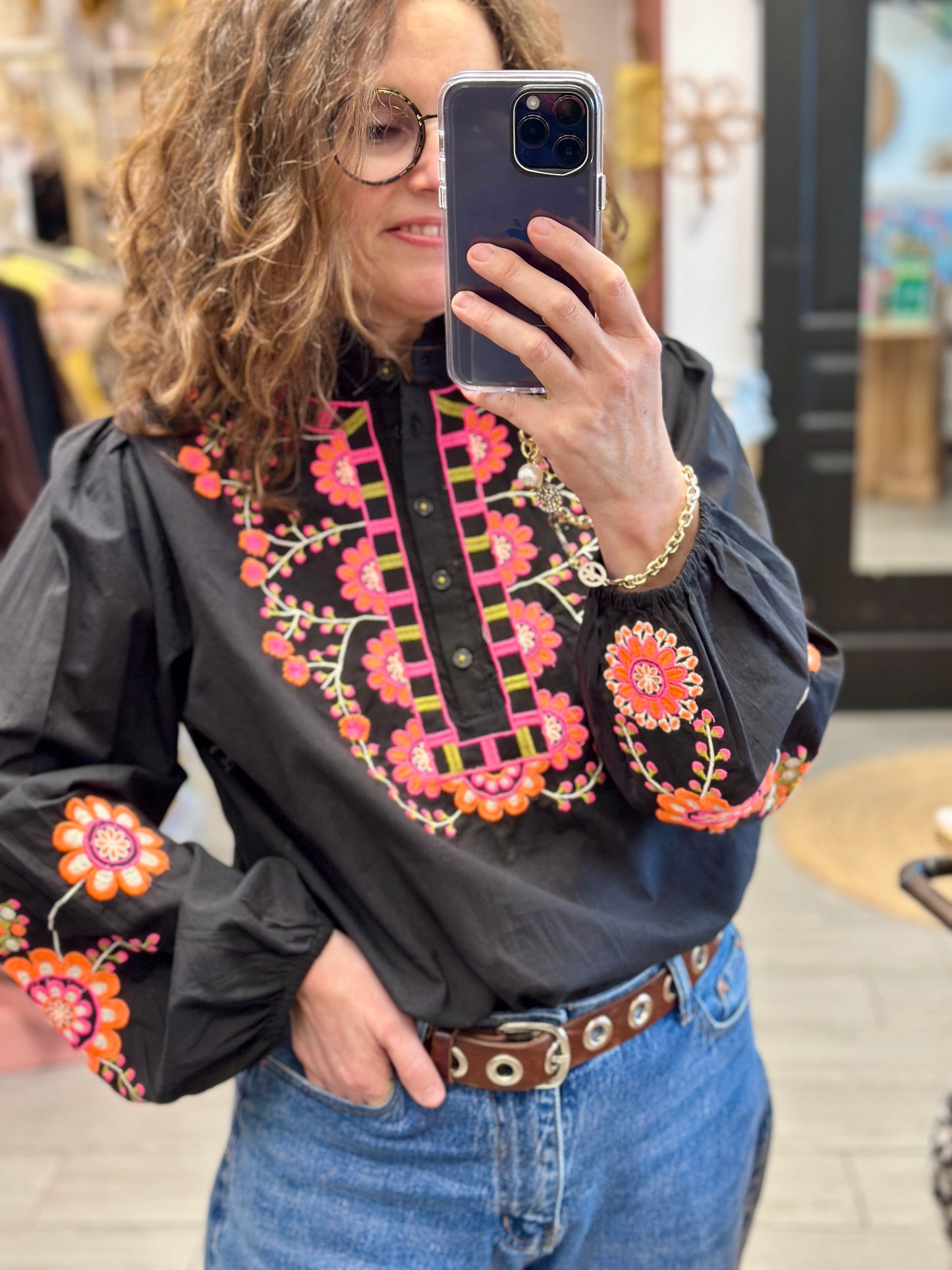 🧡Blouse brodée bohème – Noire broderies rose & orange